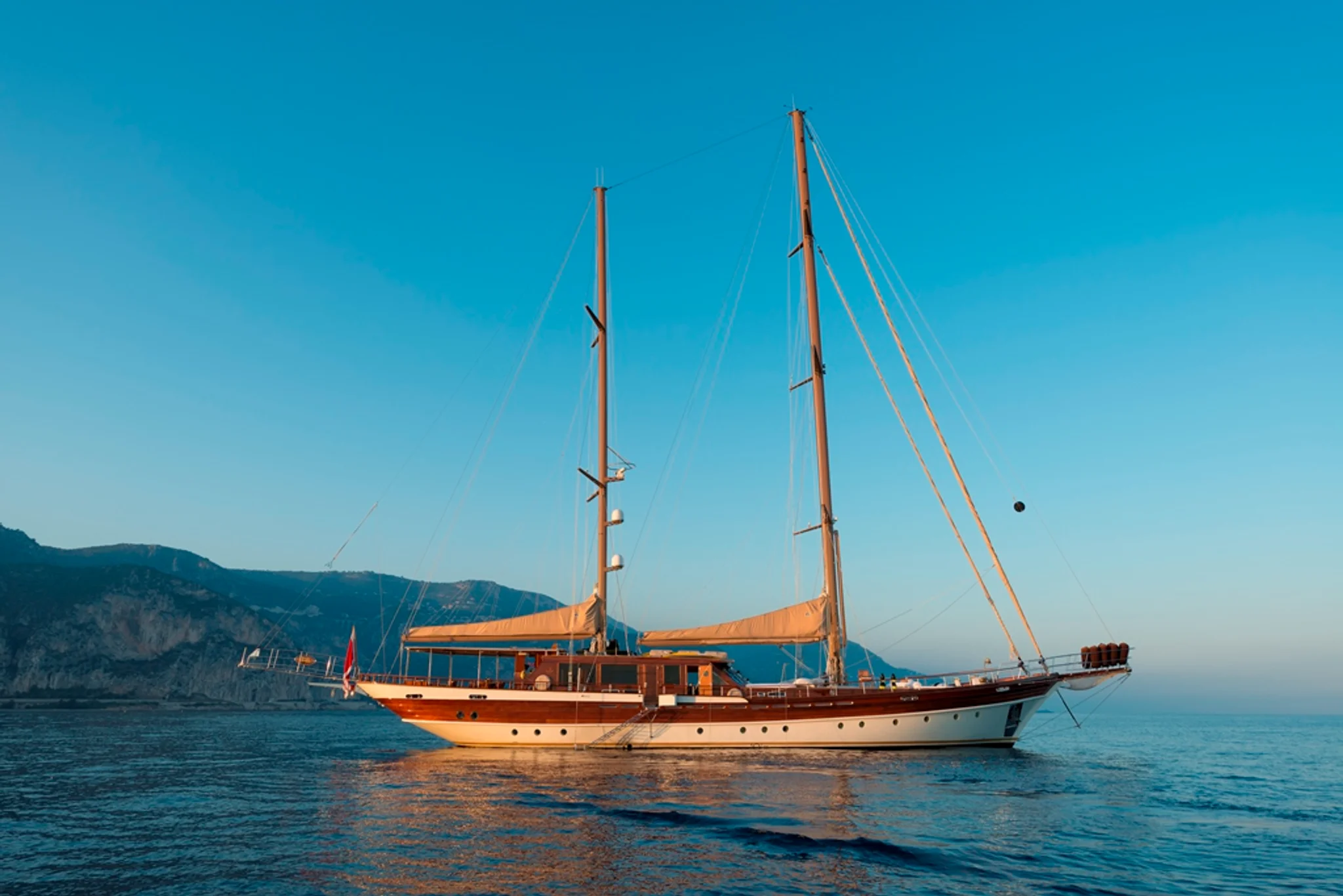Sail DON CHRIS yacht