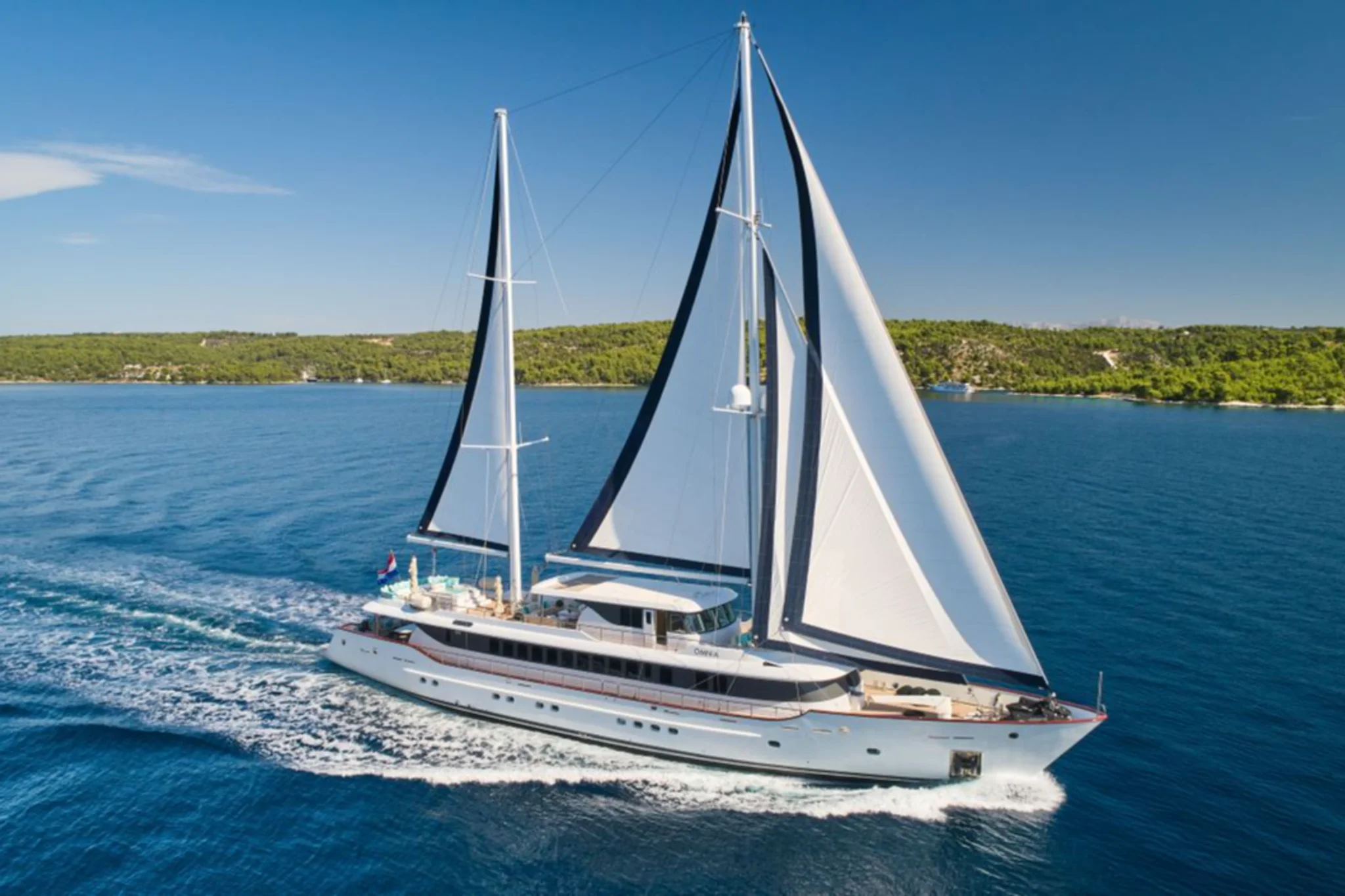 Yacht OMNIA