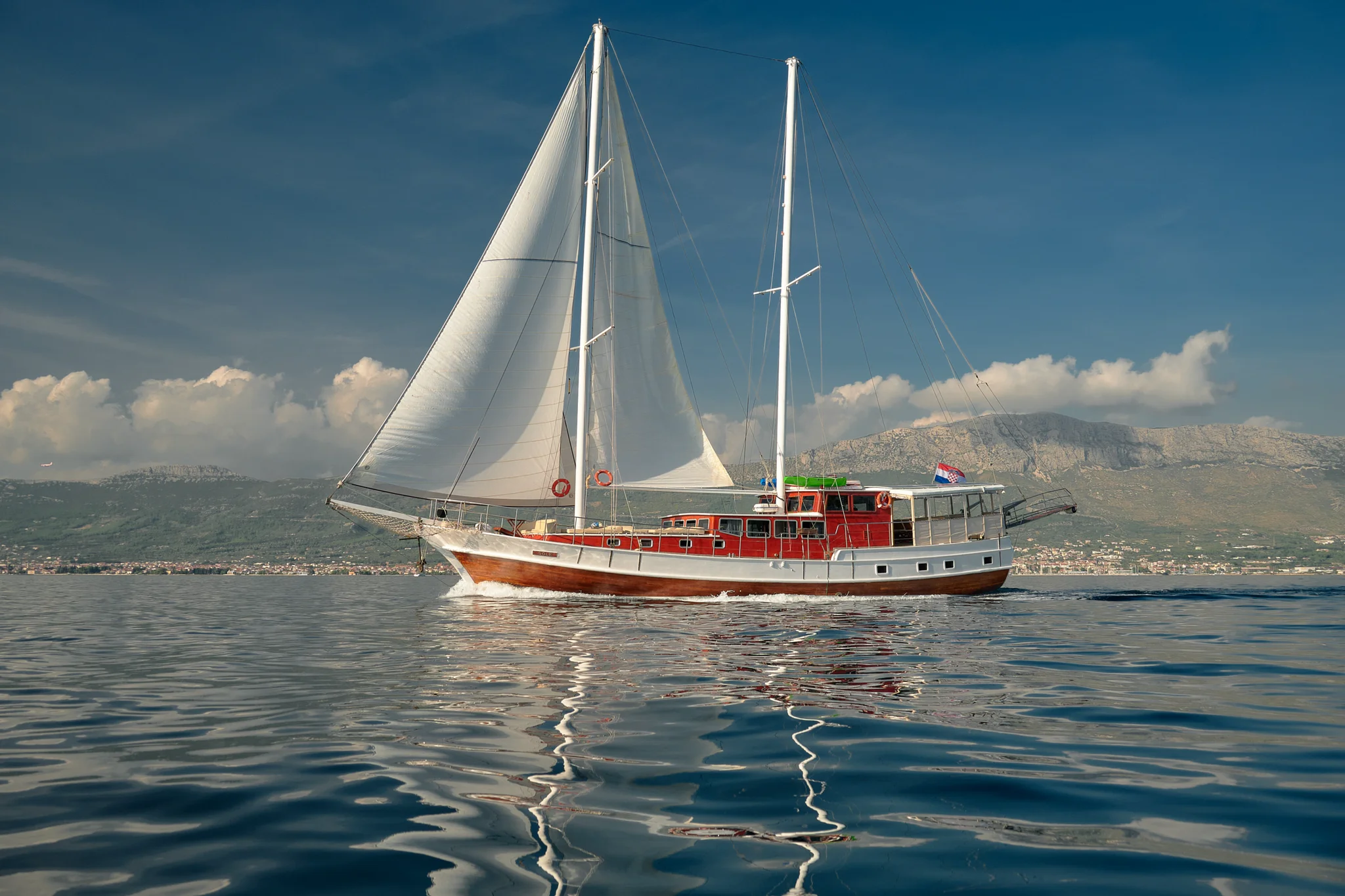 Sole yacht