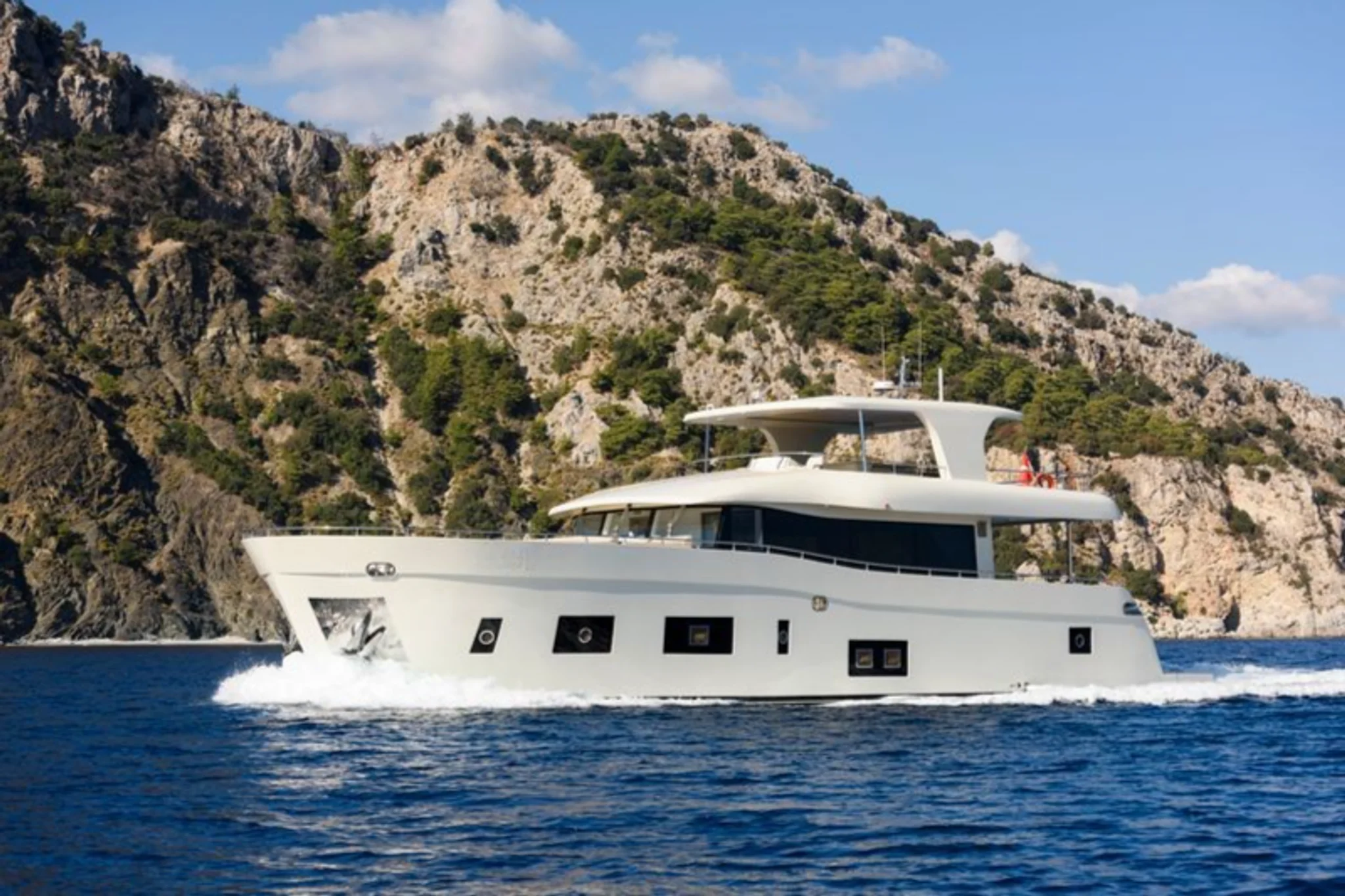 Yacht TanWay