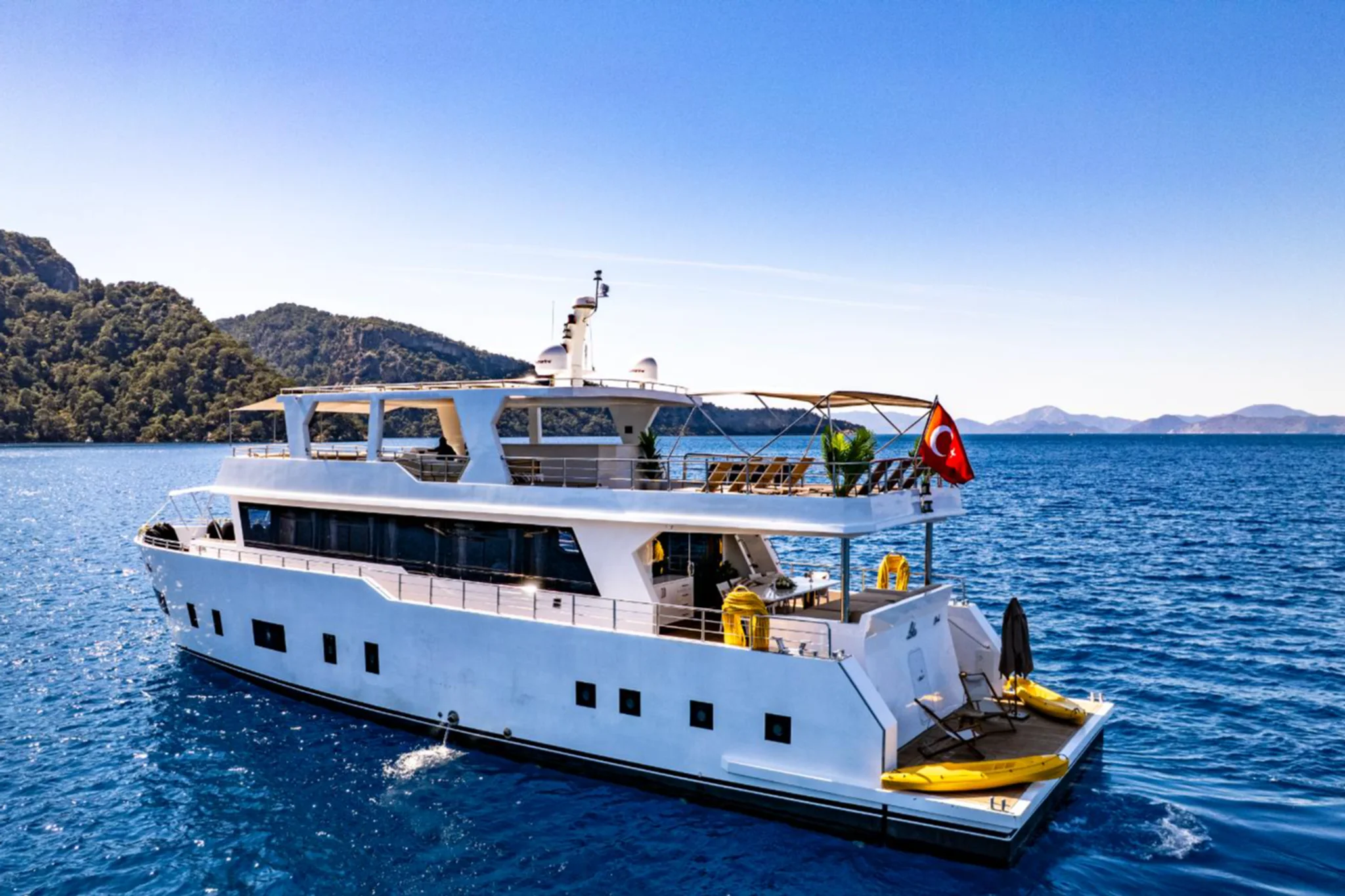 LILA TRAWLER — Foto 2