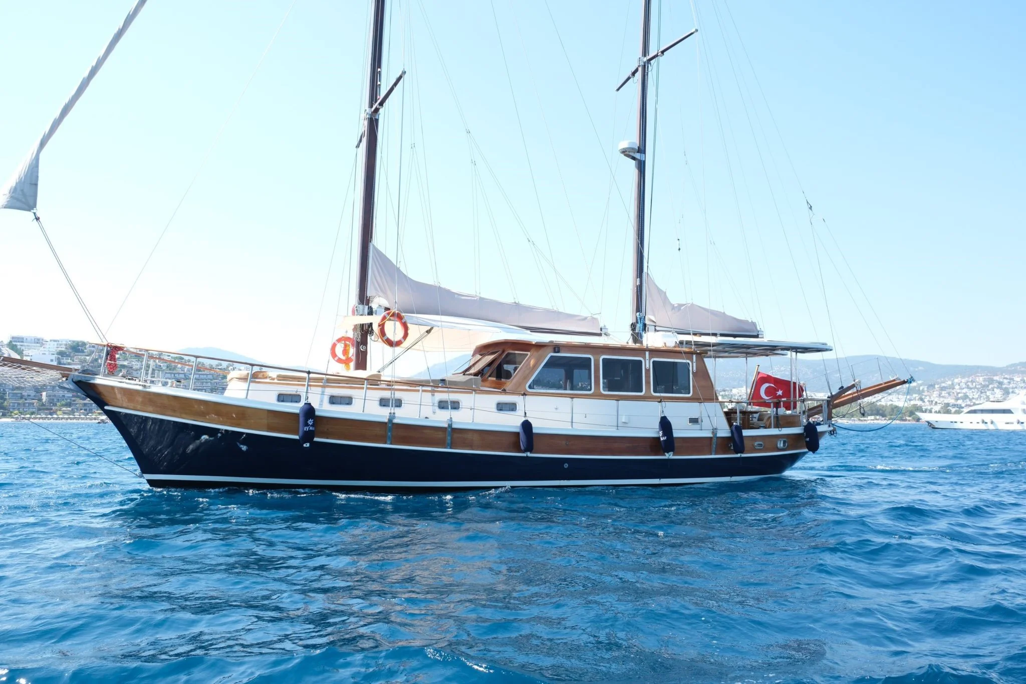 EY'MAR yacht