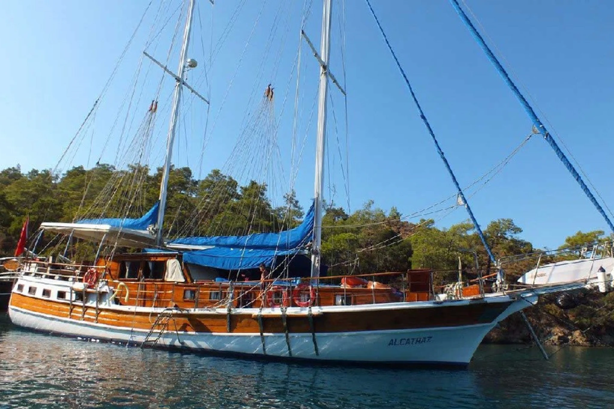 Alcatraz yacht