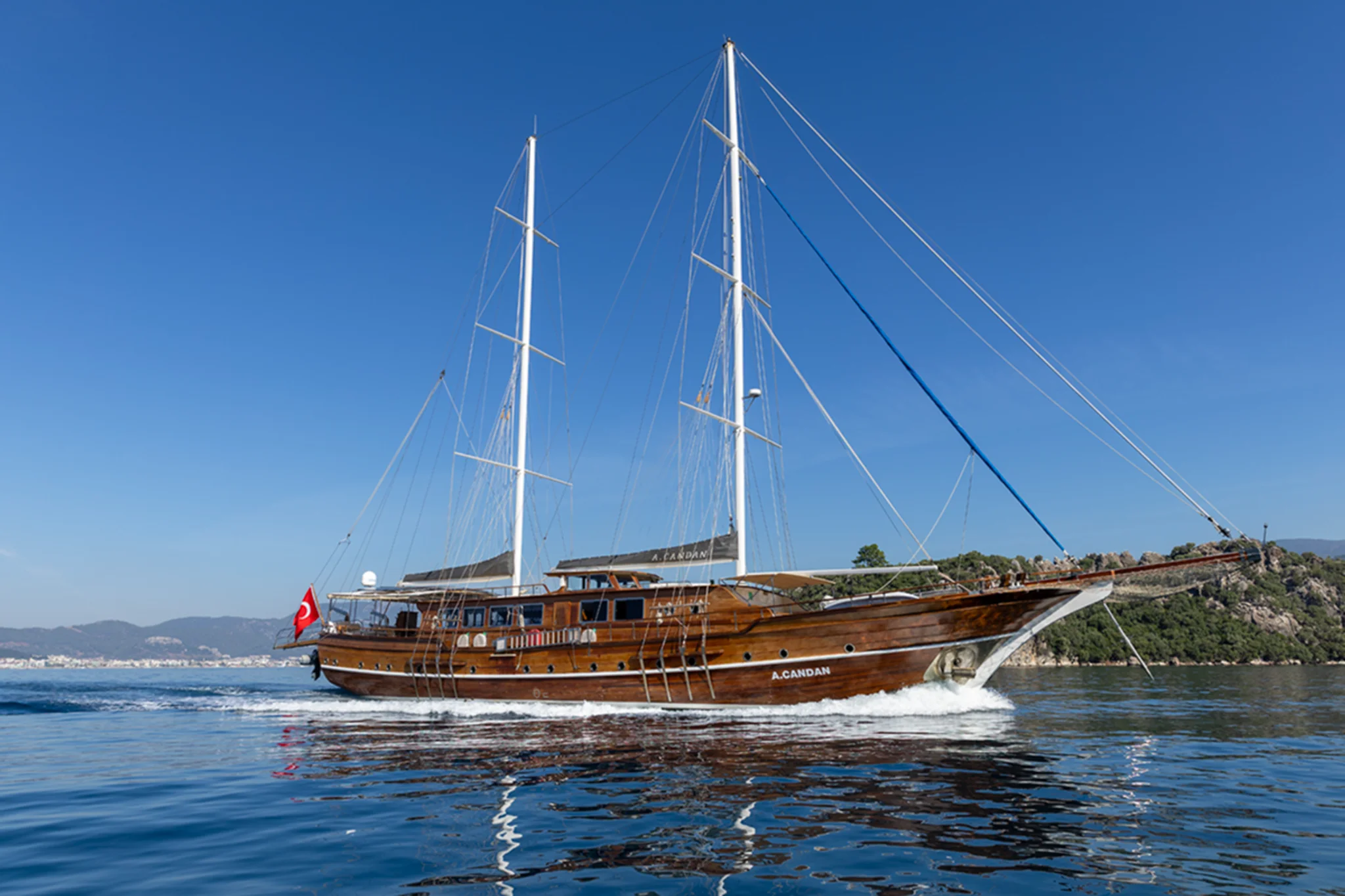 Yacht A Candan