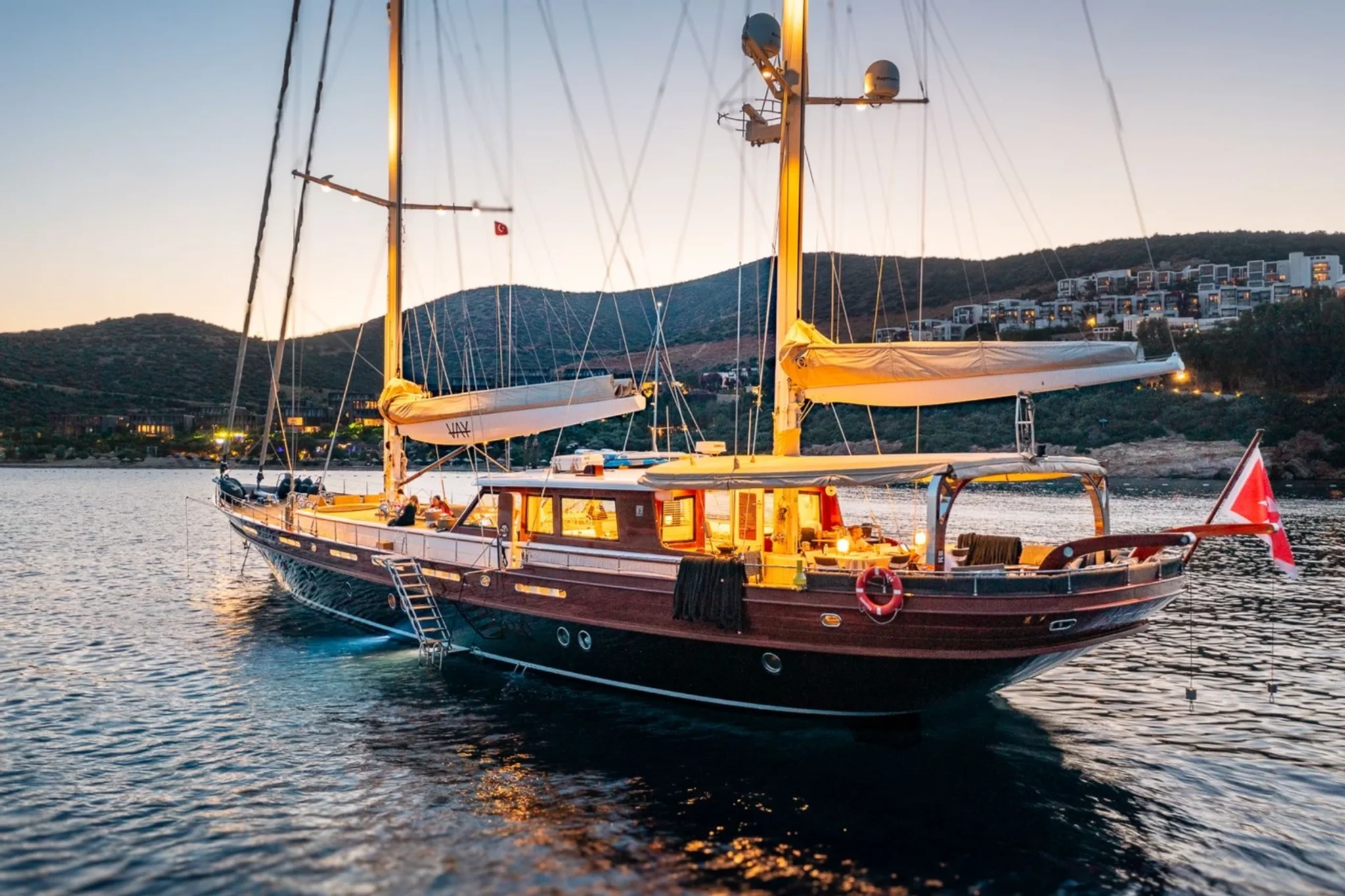 Yacht VAY