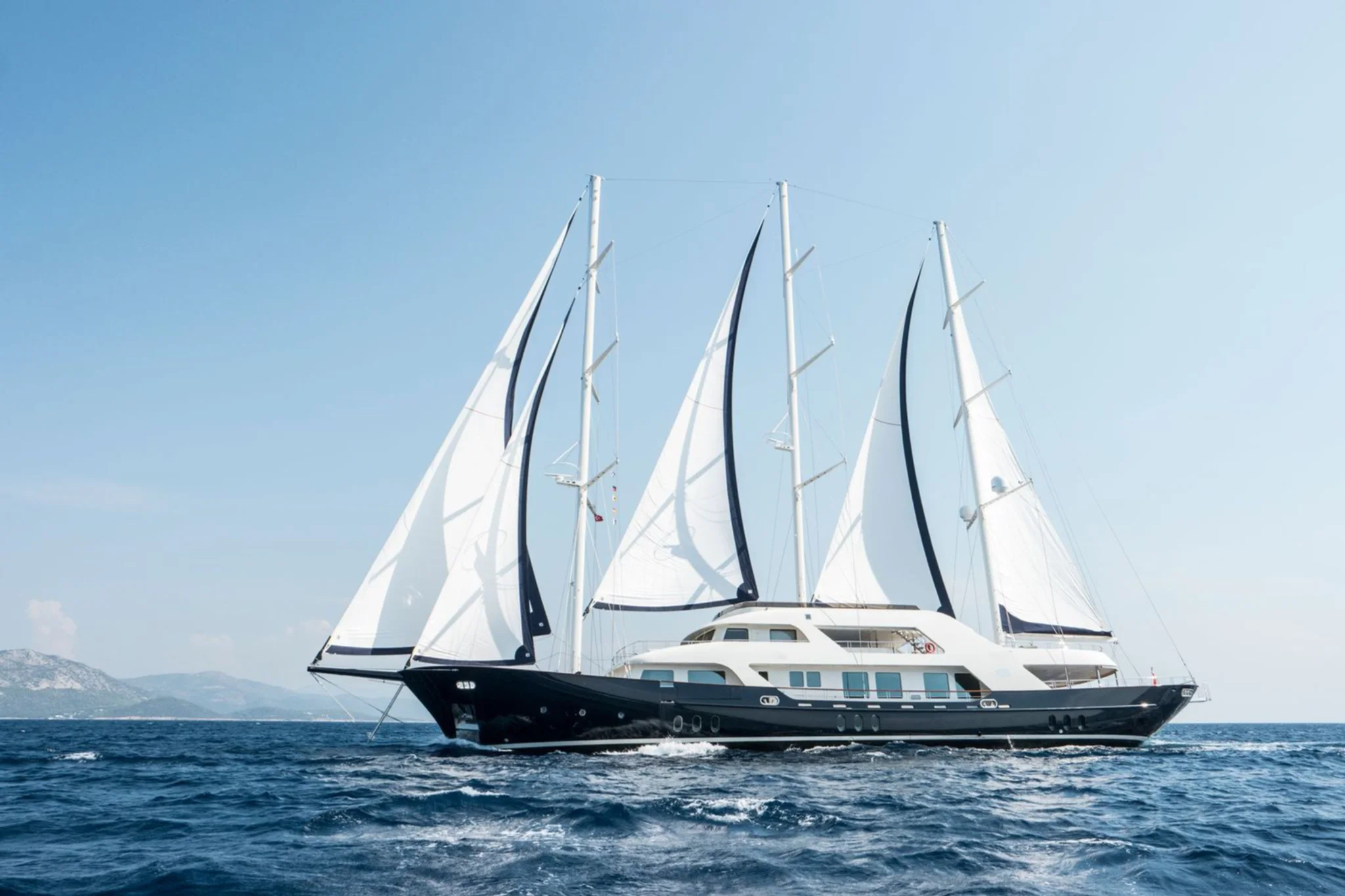 Meira yacht
