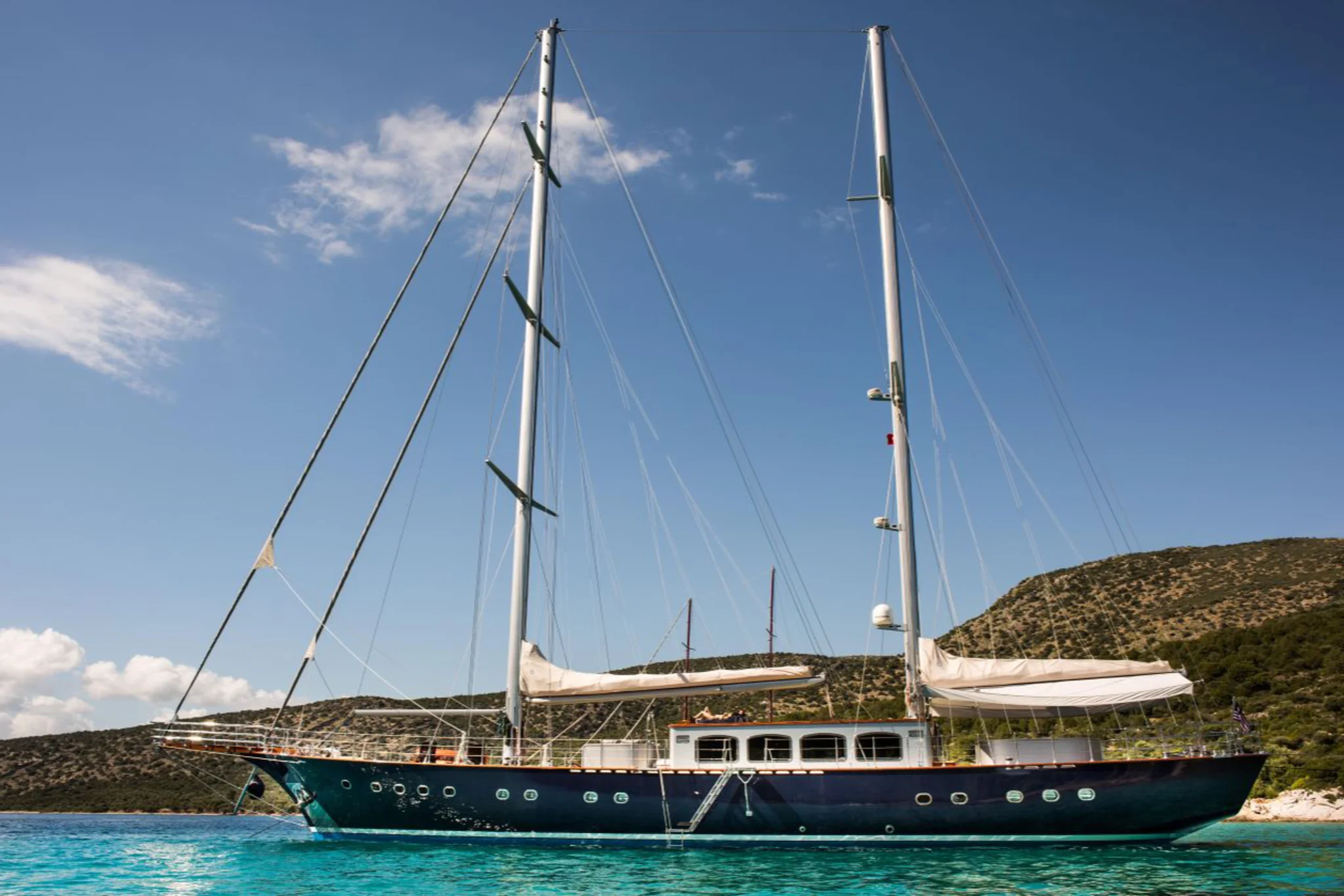 Le Pietre yacht