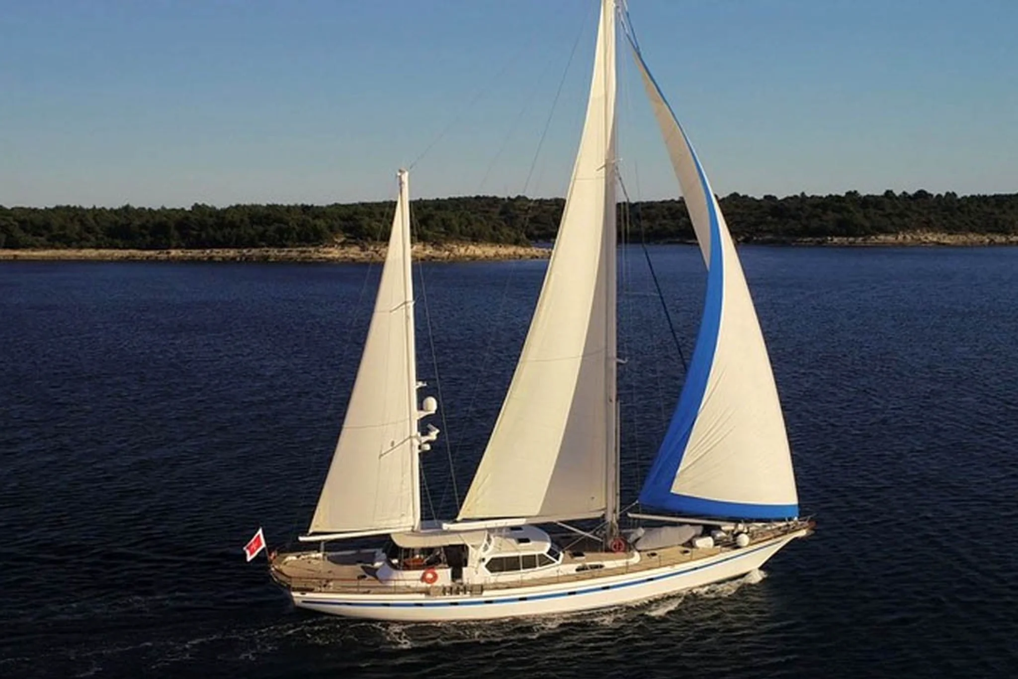 Free Wings yacht