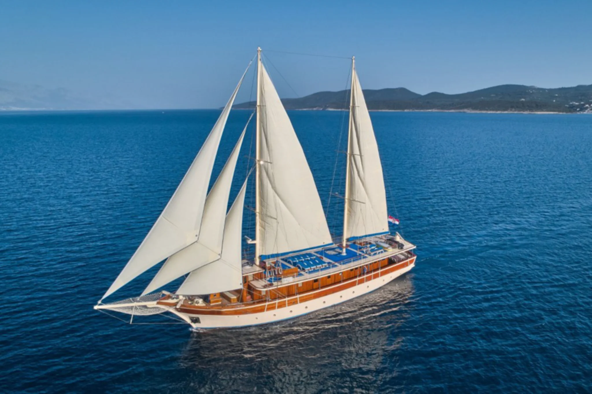 Tajna Mora yacht