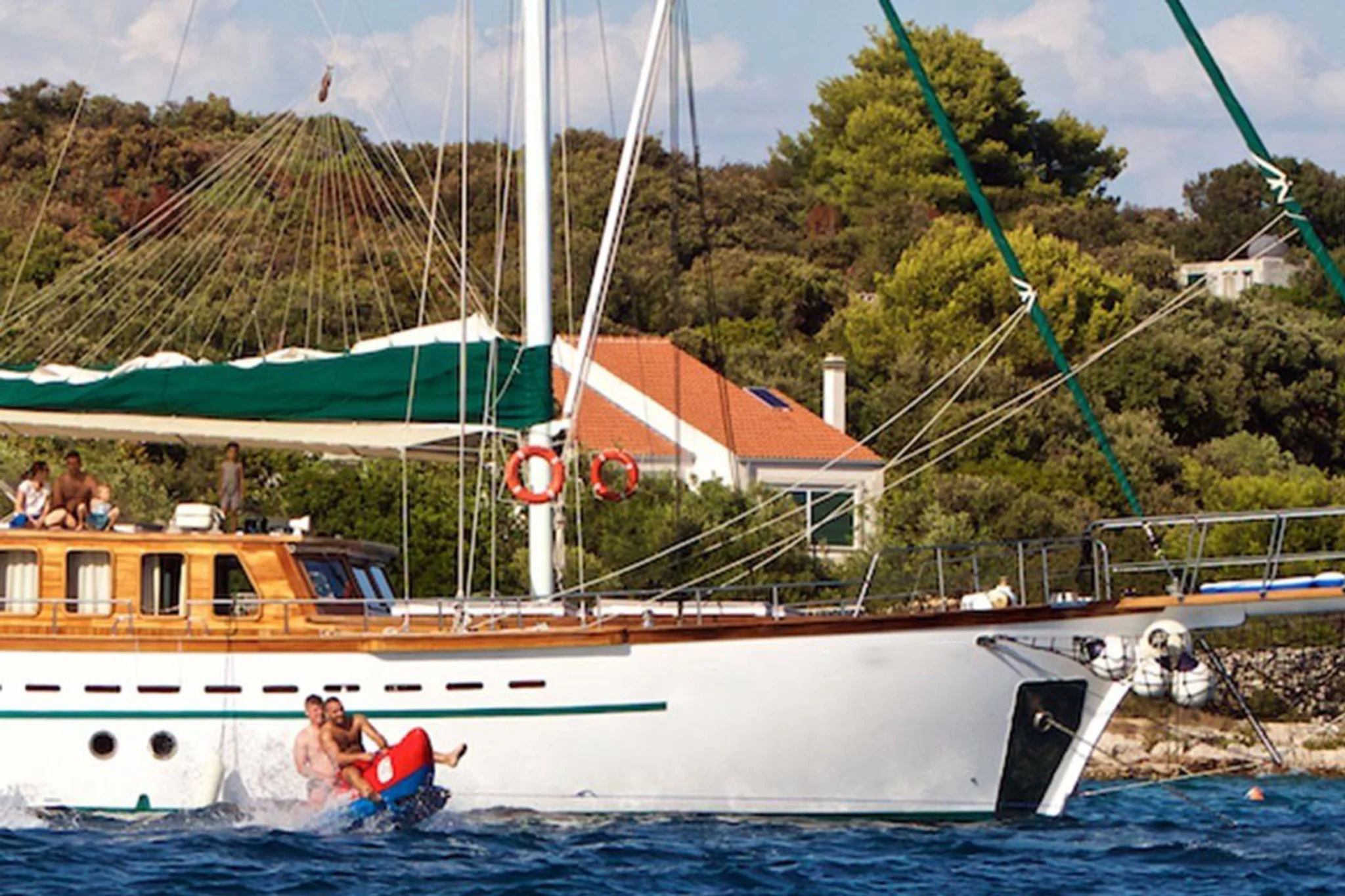 Adriatic Queen — intrattenimento