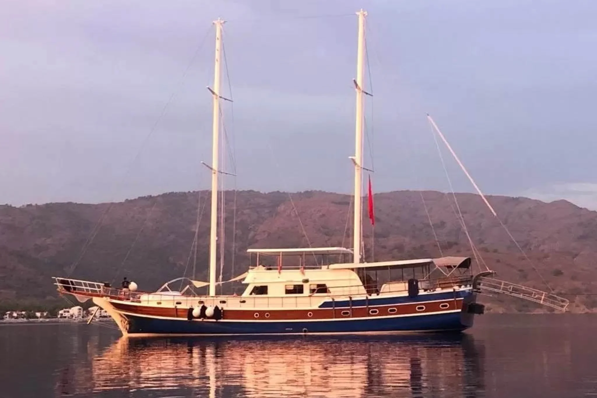 YARIMADALI O yacht