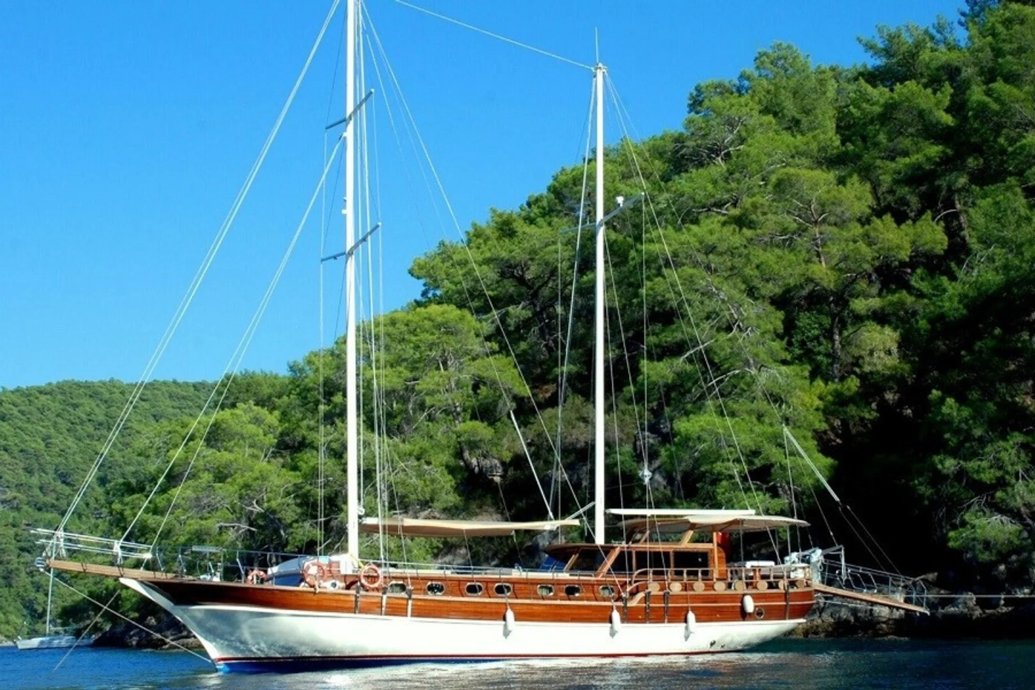 Be Happy yacht