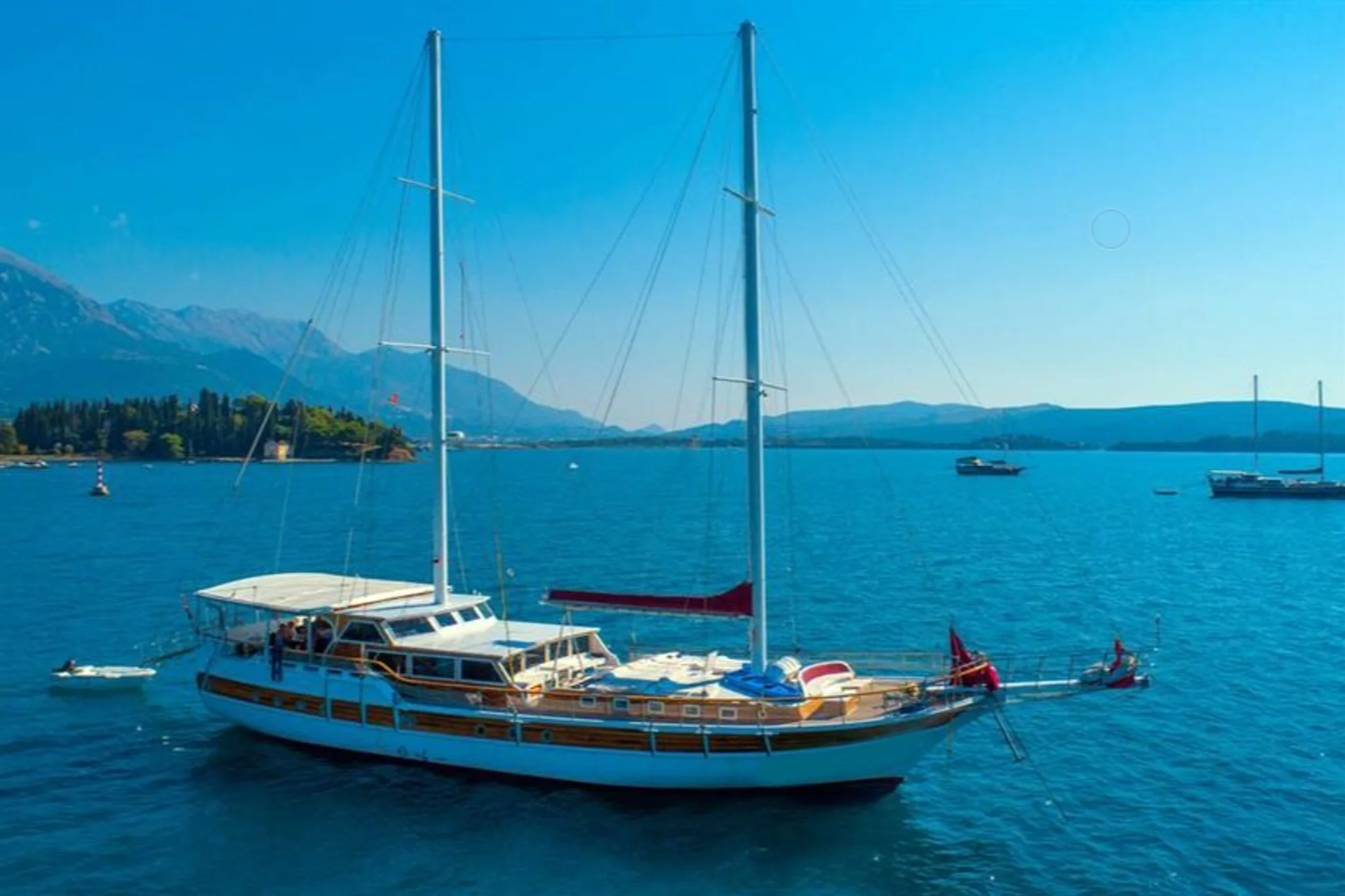 SADRİ USTA 1 — Foto 2