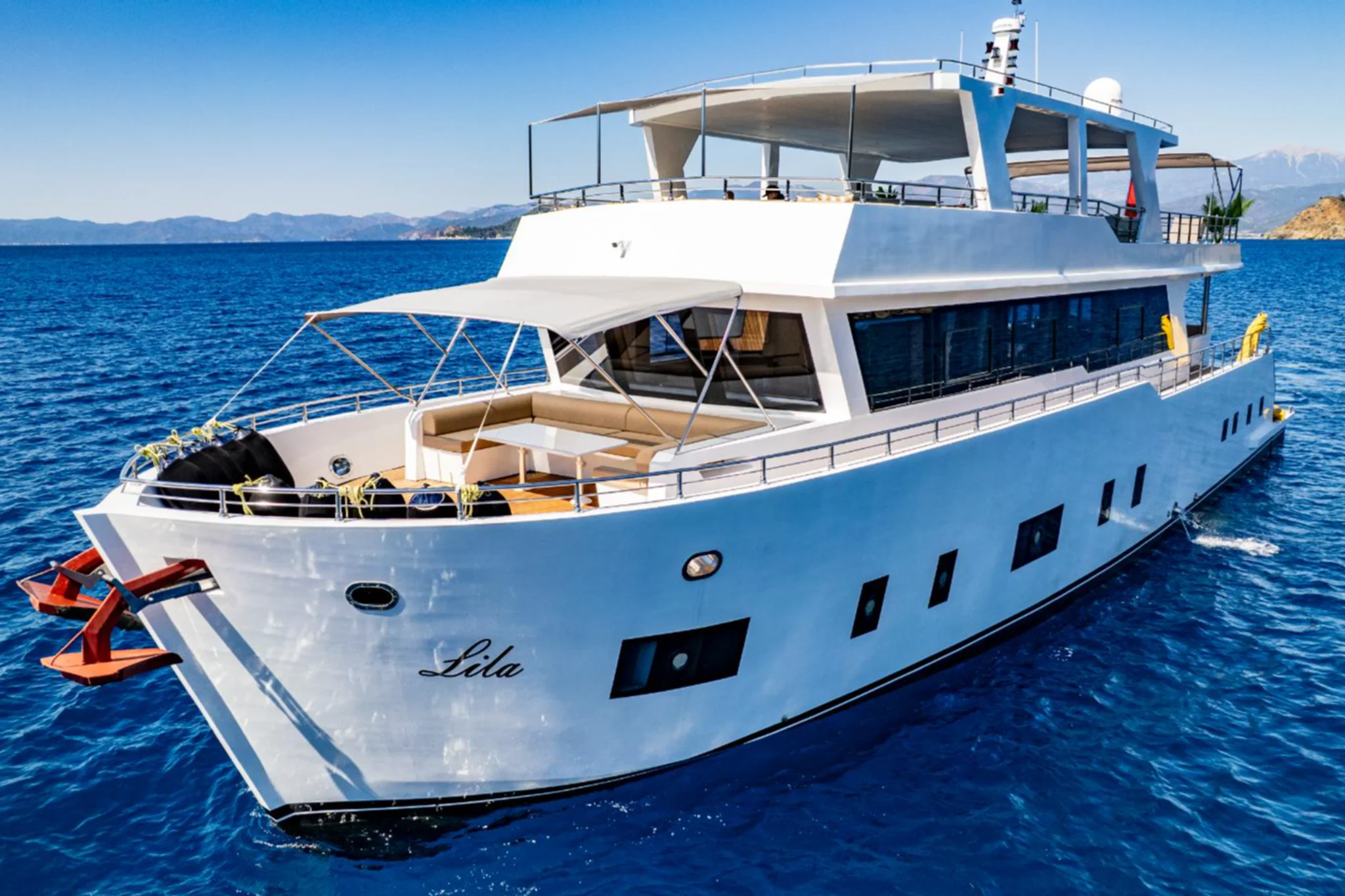 LILA TRAWLER — Foto 3