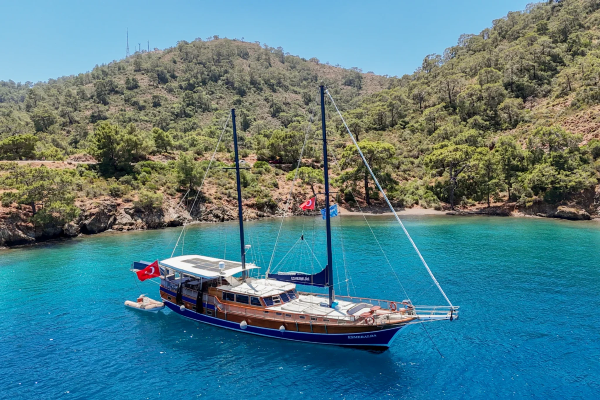 Esmeralda yacht