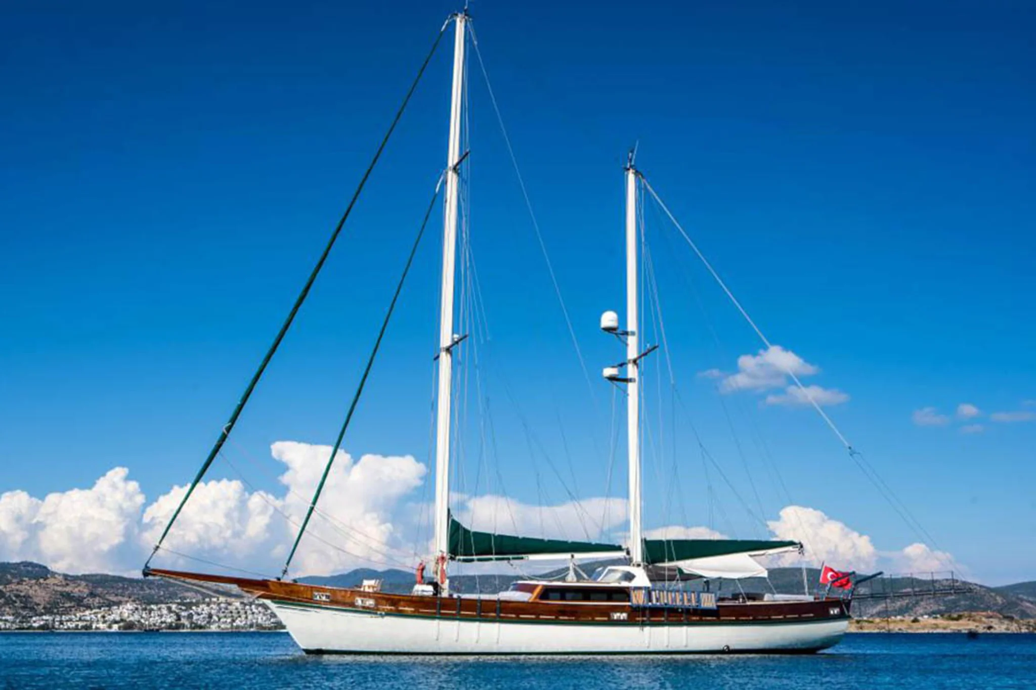 Yacht Moe