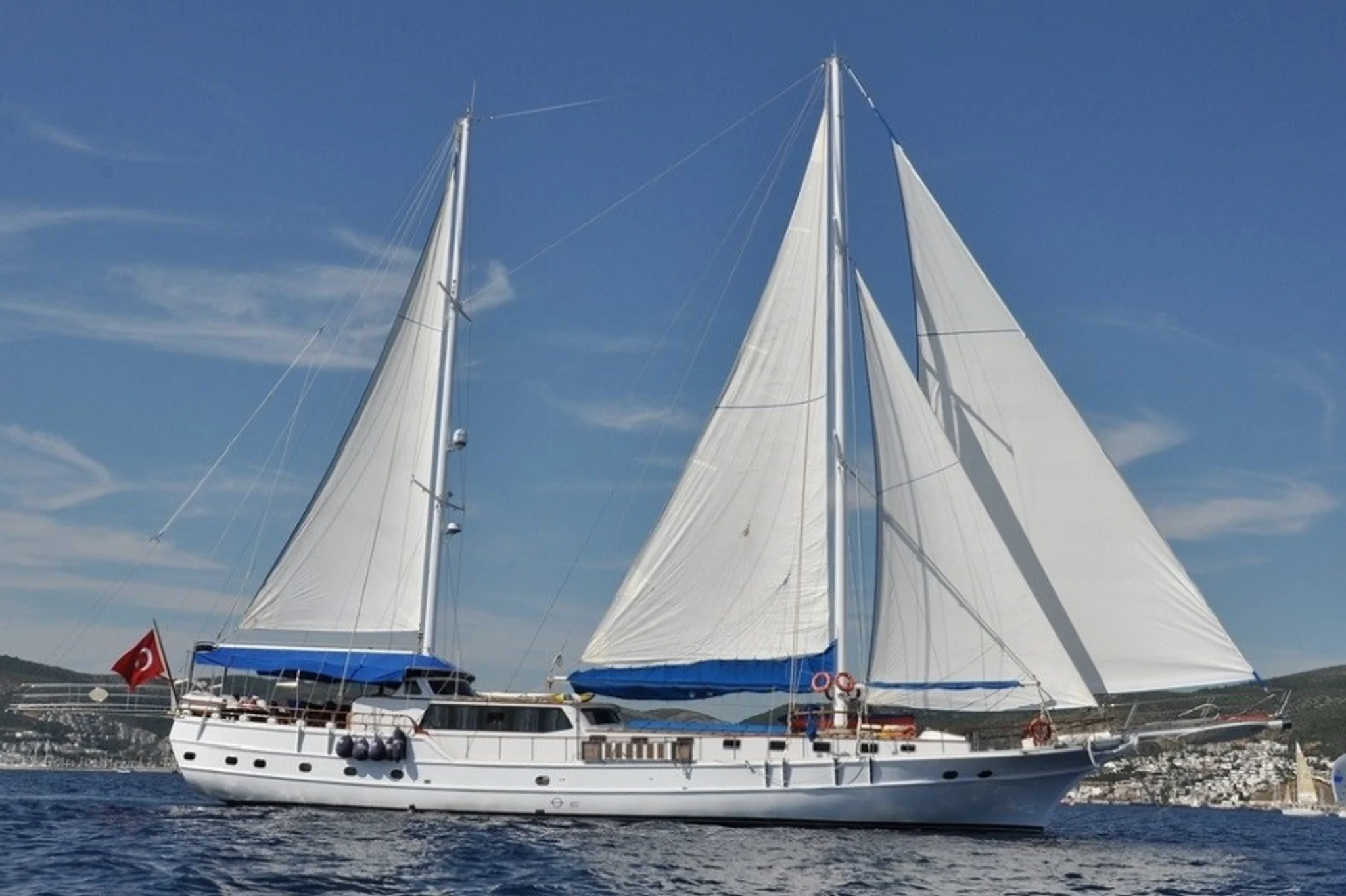 Cemre 4 yacht