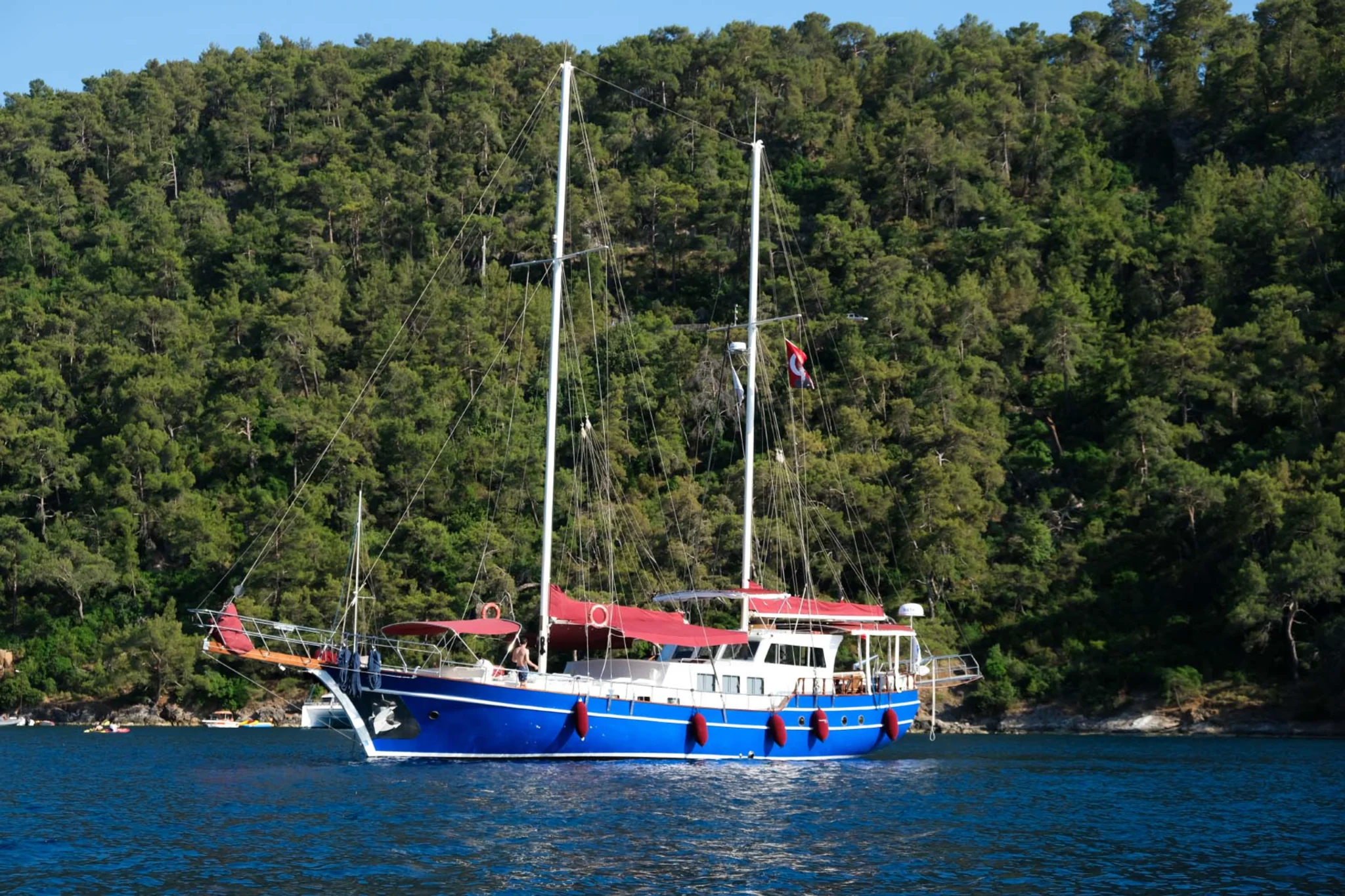 Pronto Blue yacht