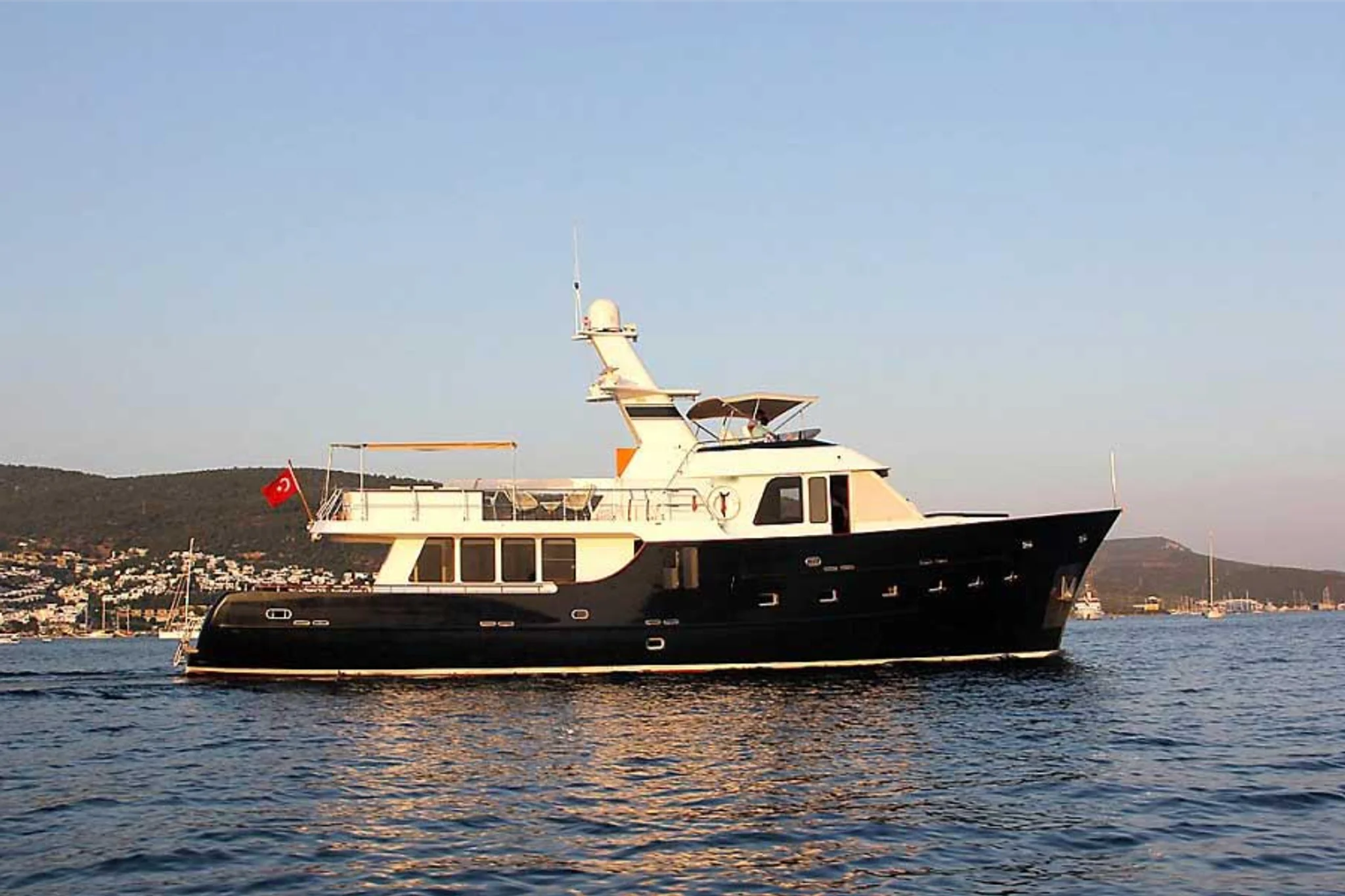 Yacht TROY EXPLORER