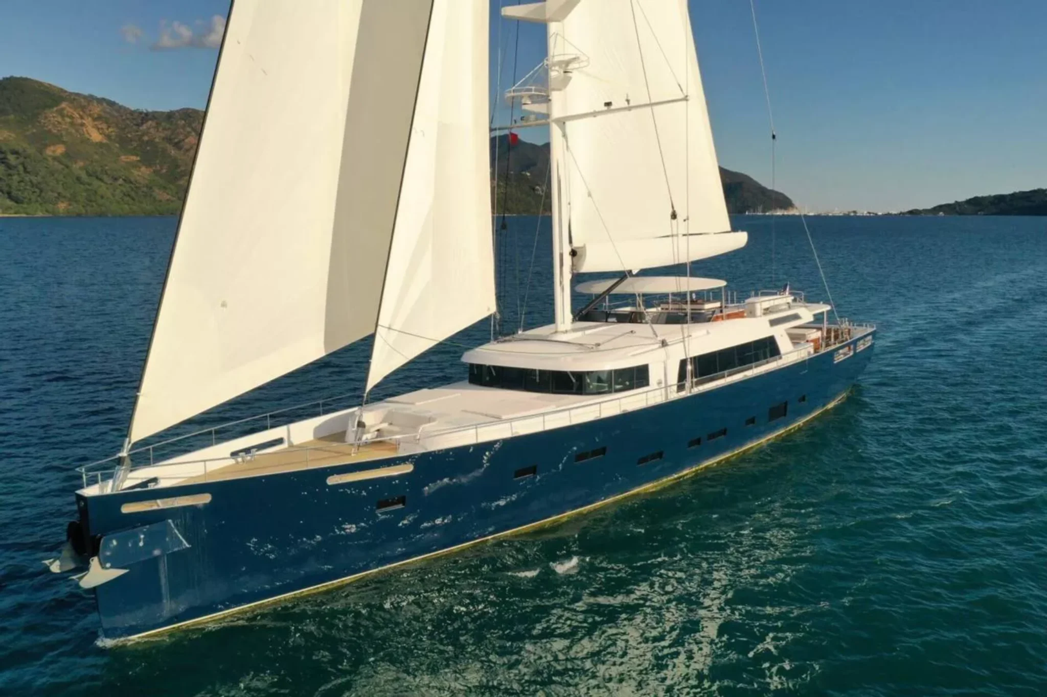 Extreme yacht