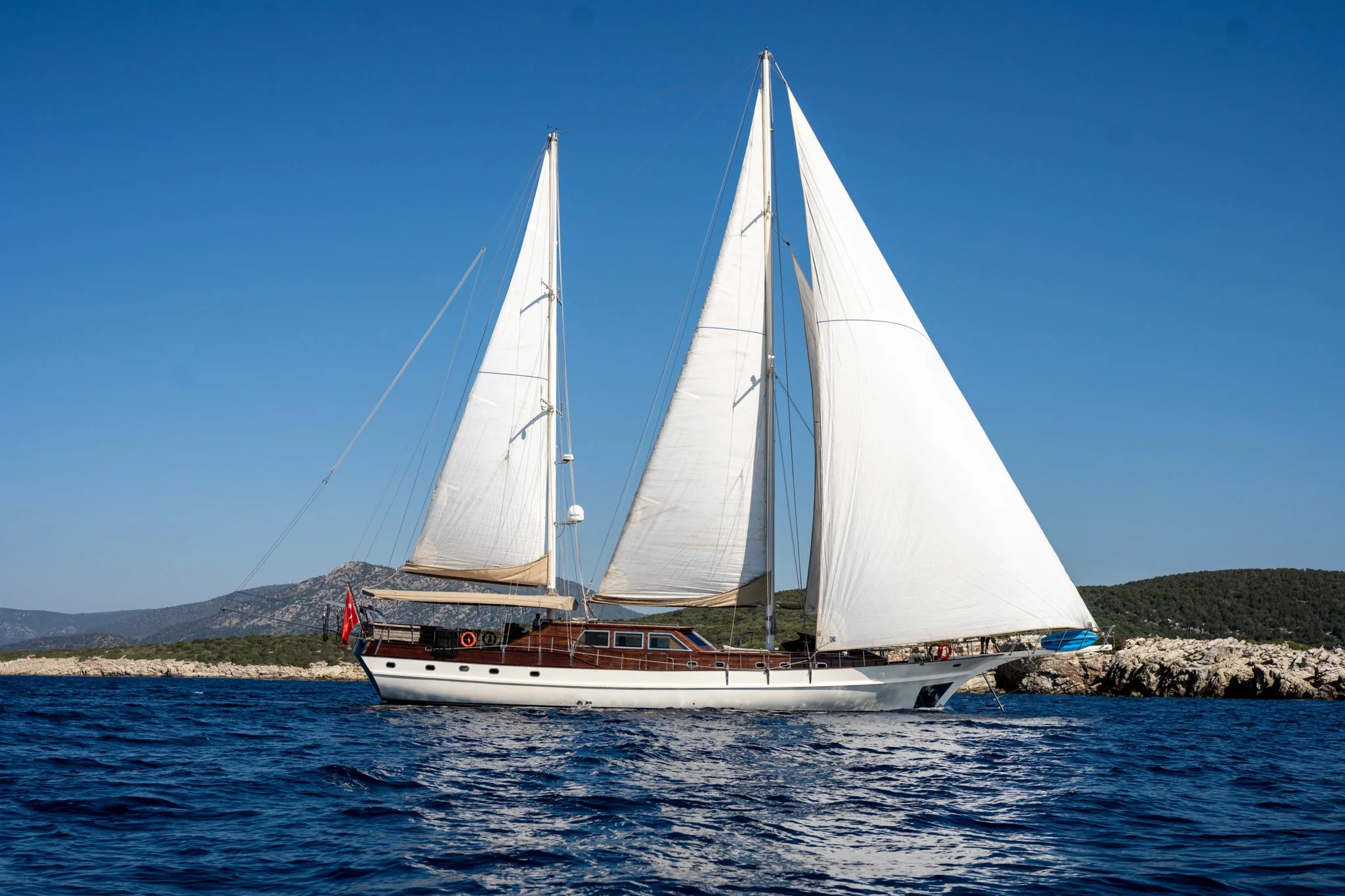 Yacht Arabella