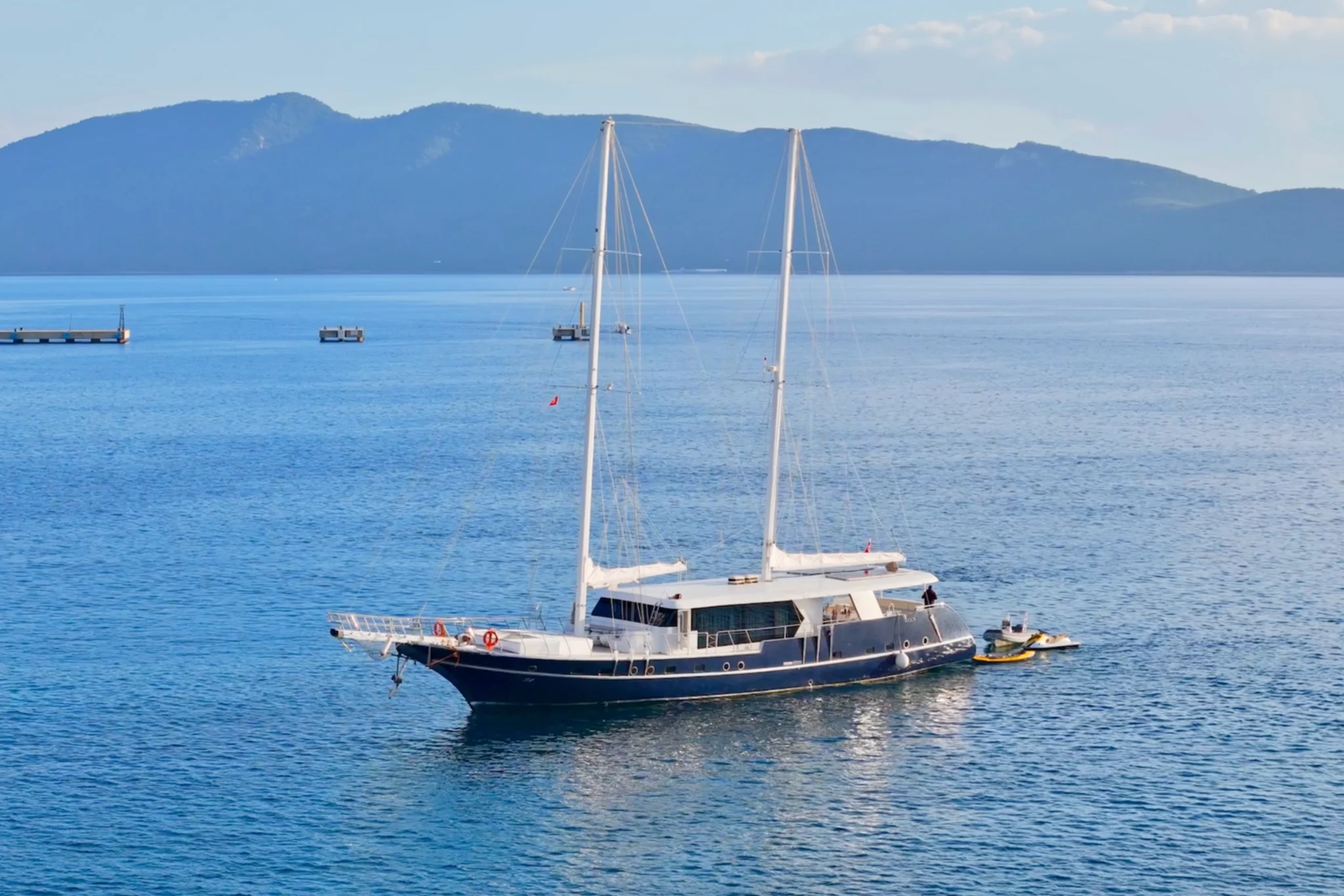 S4 yacht