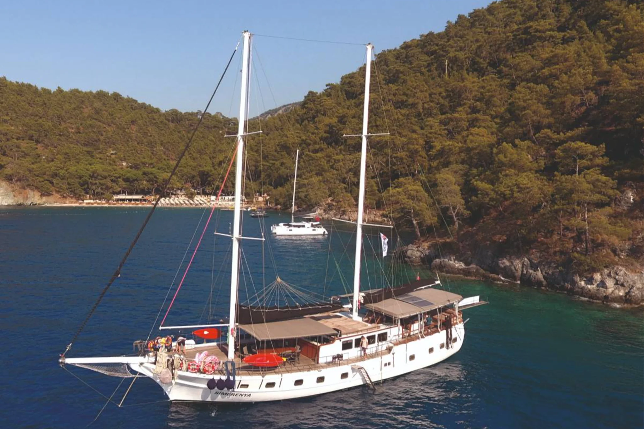 Yacht SIMERENYA
