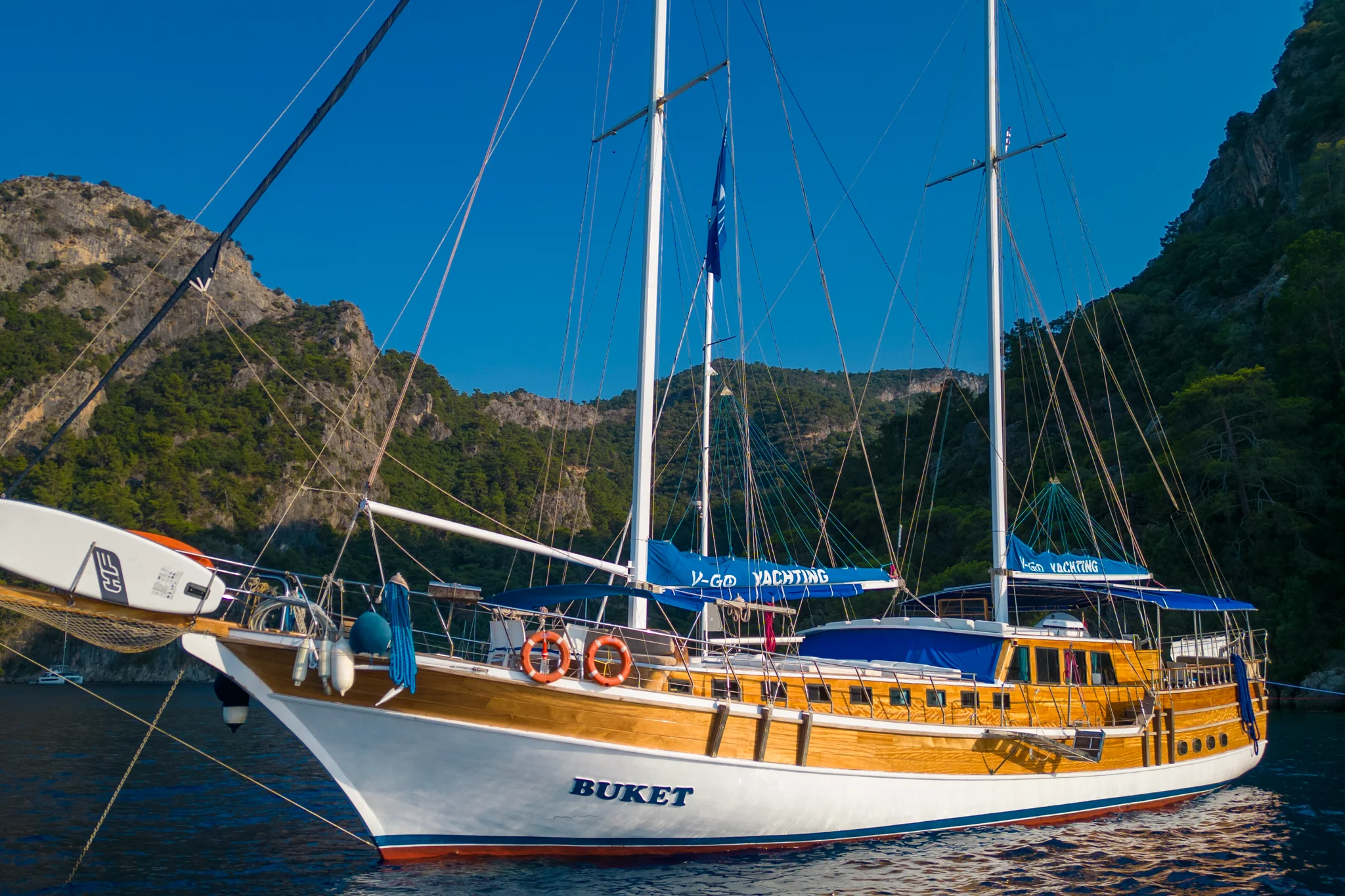 Yacht Buket