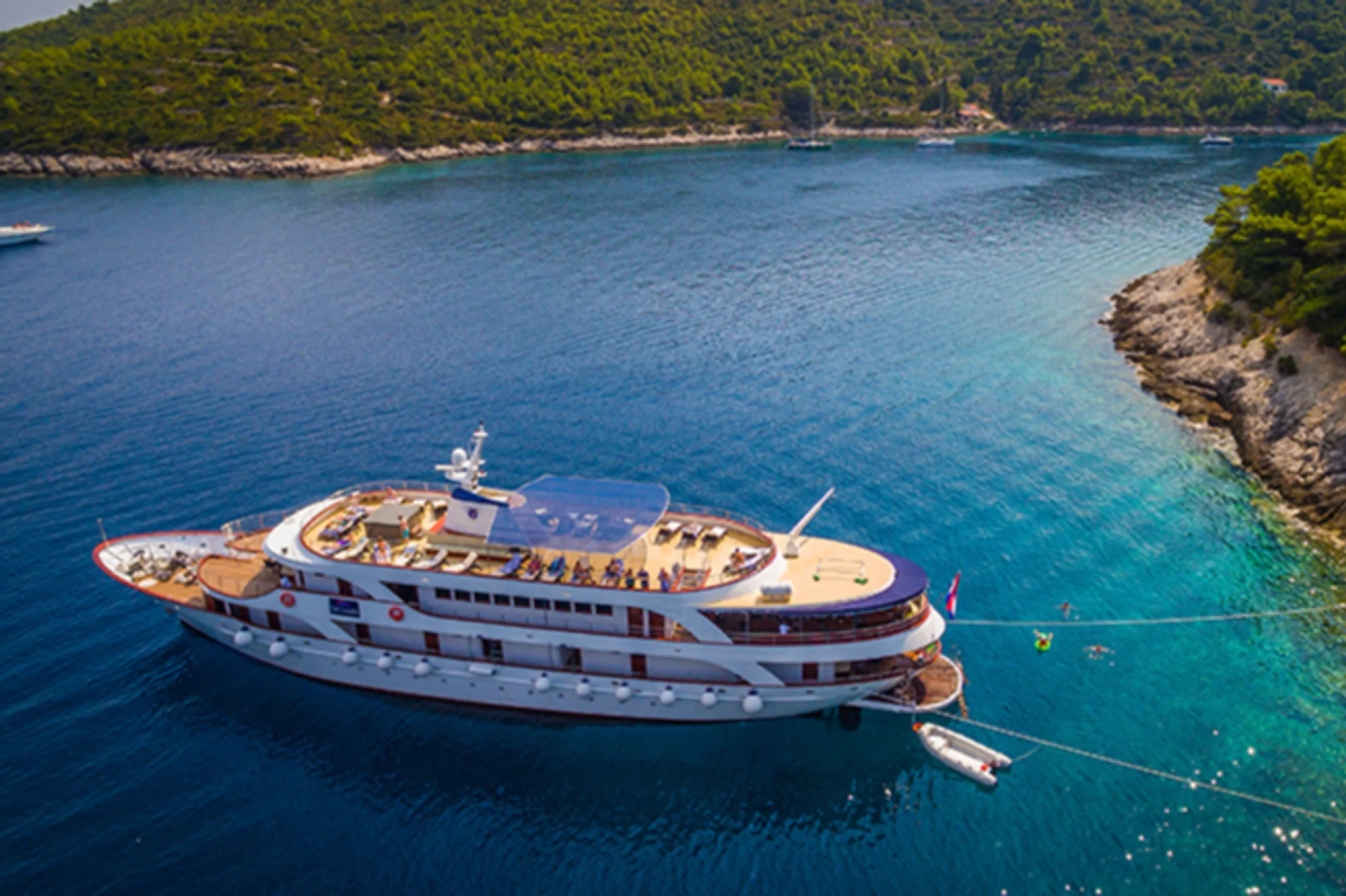 Esperanza yacht