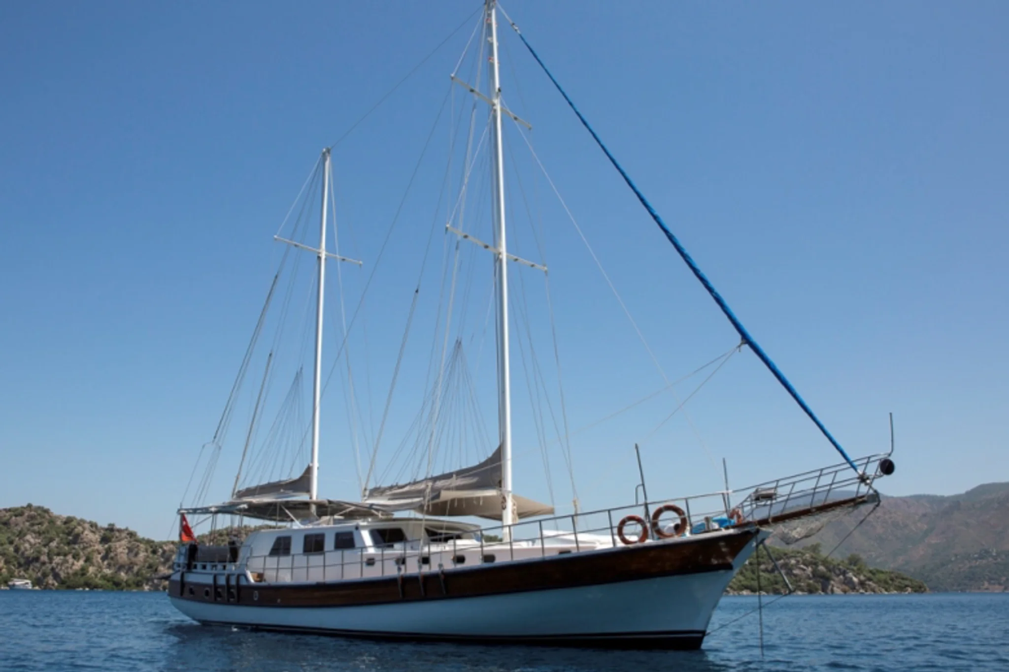 E NIL yacht