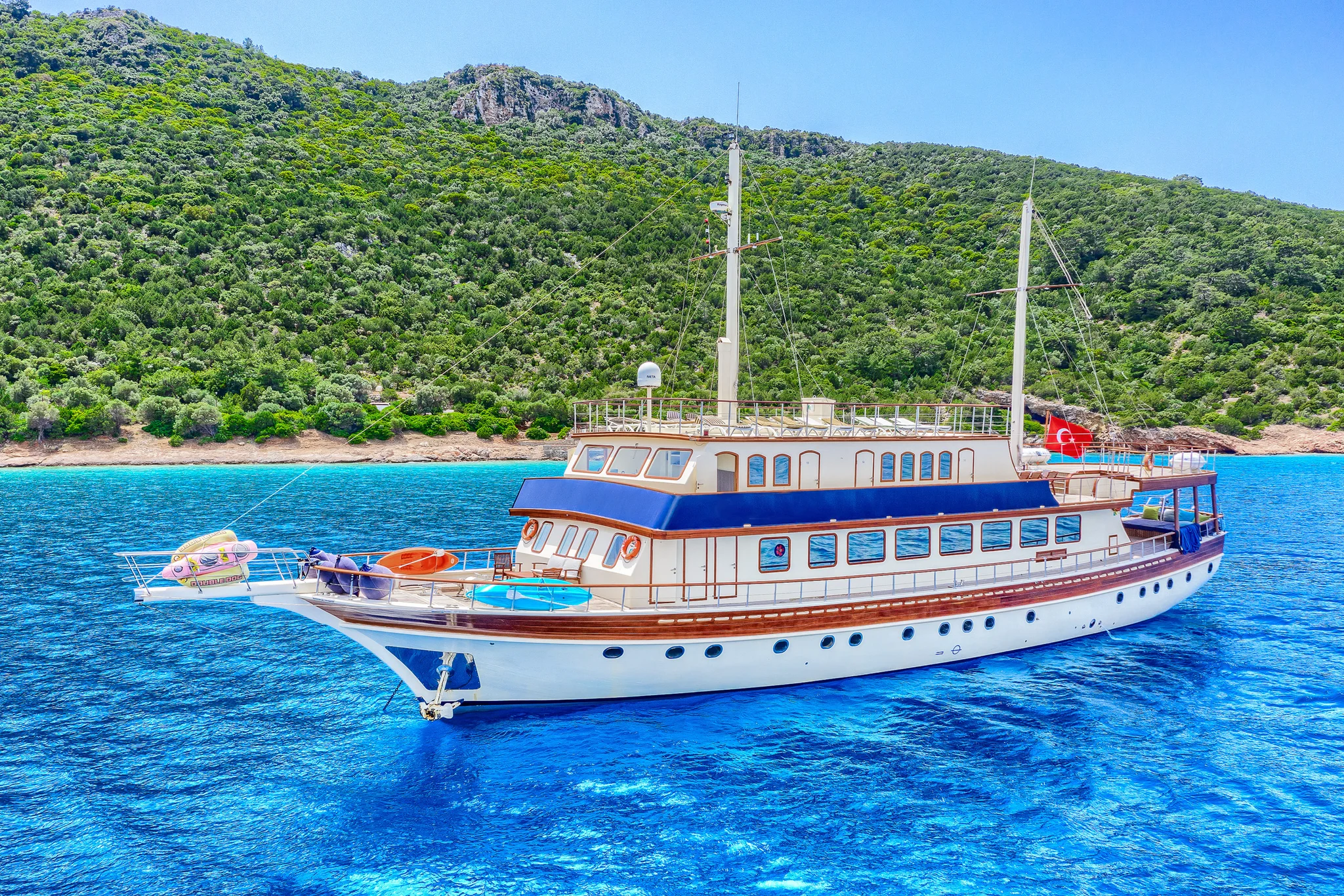 Yacht Love Boat