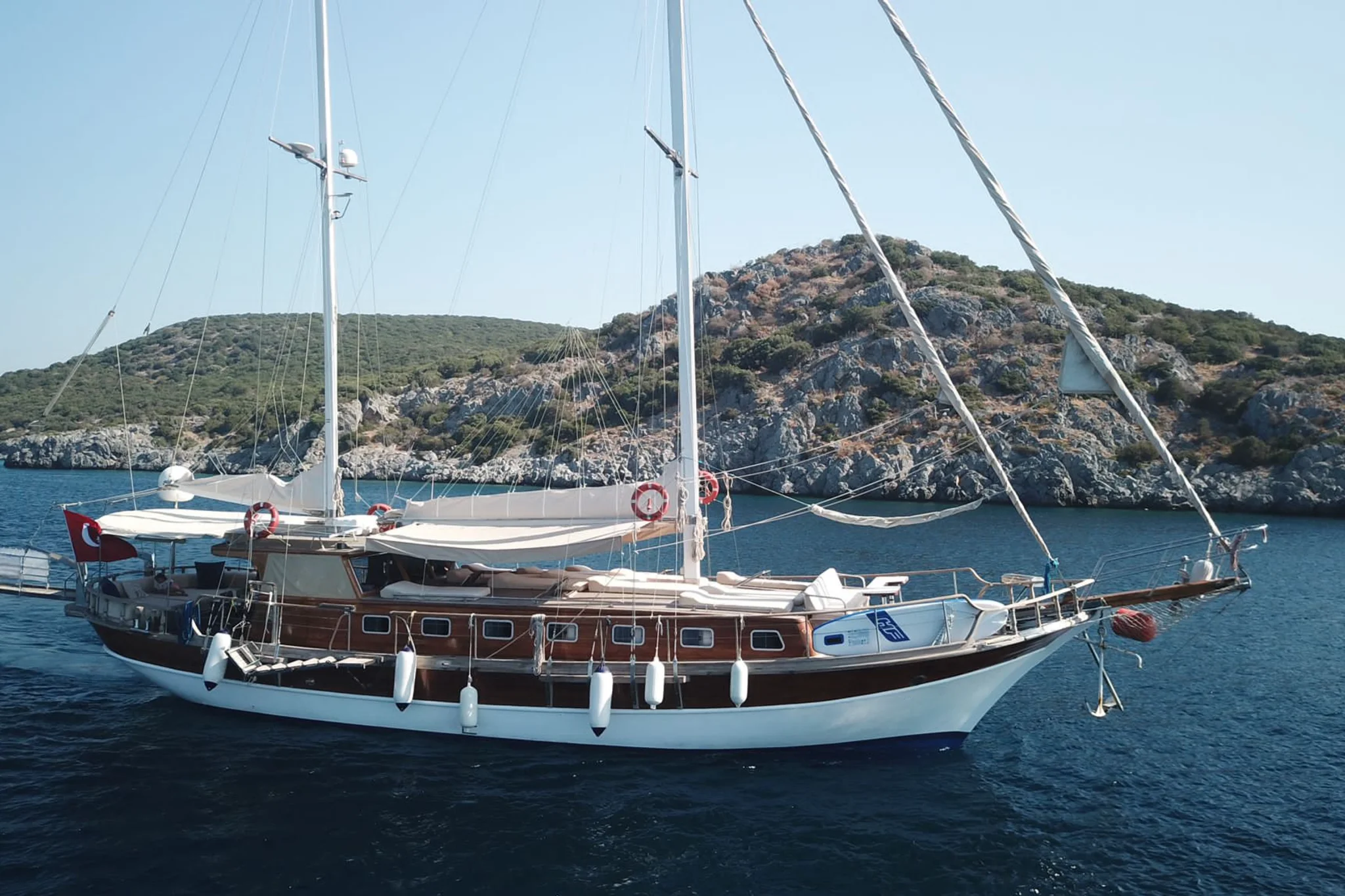 DAPHNE S yacht