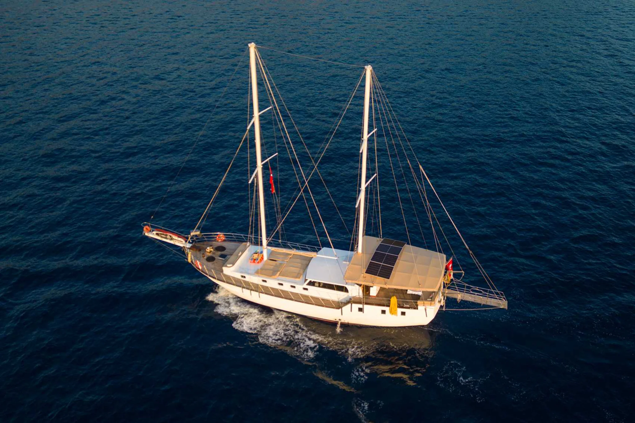 Flores yacht
