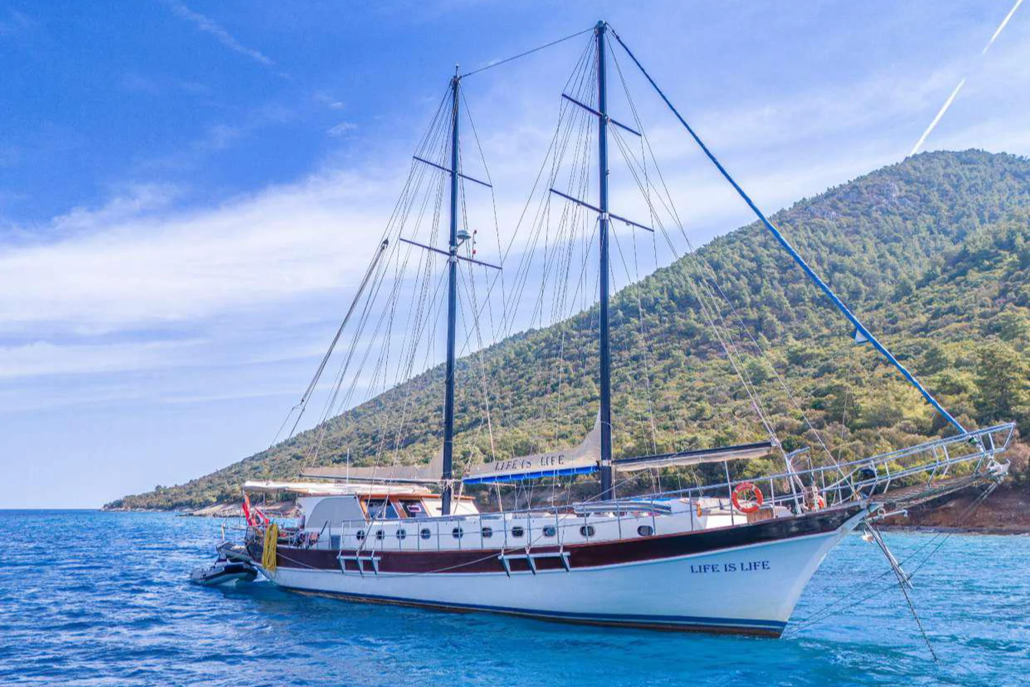 LIFE IS LIFE yacht