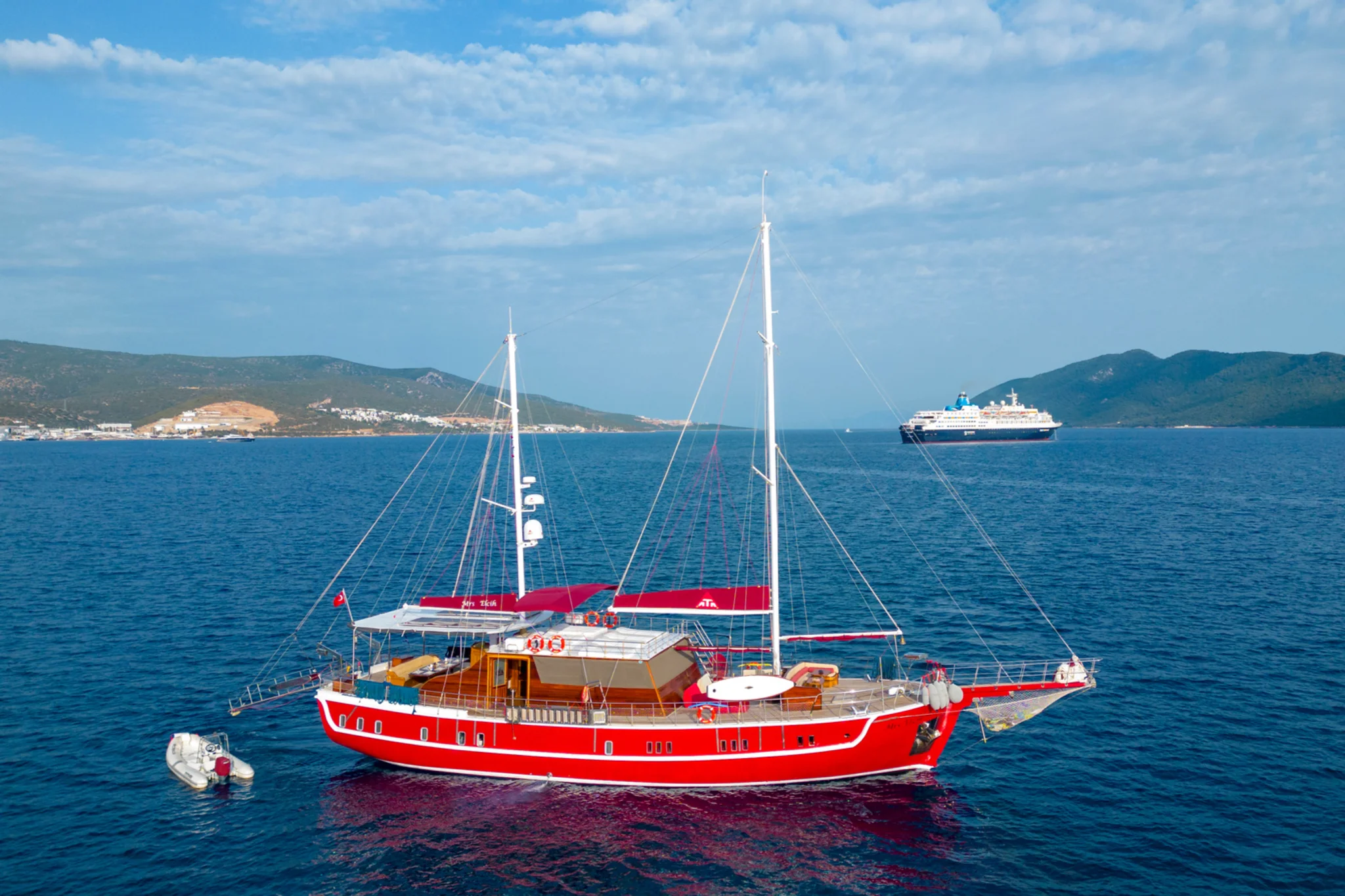 MRS ELCIH yacht