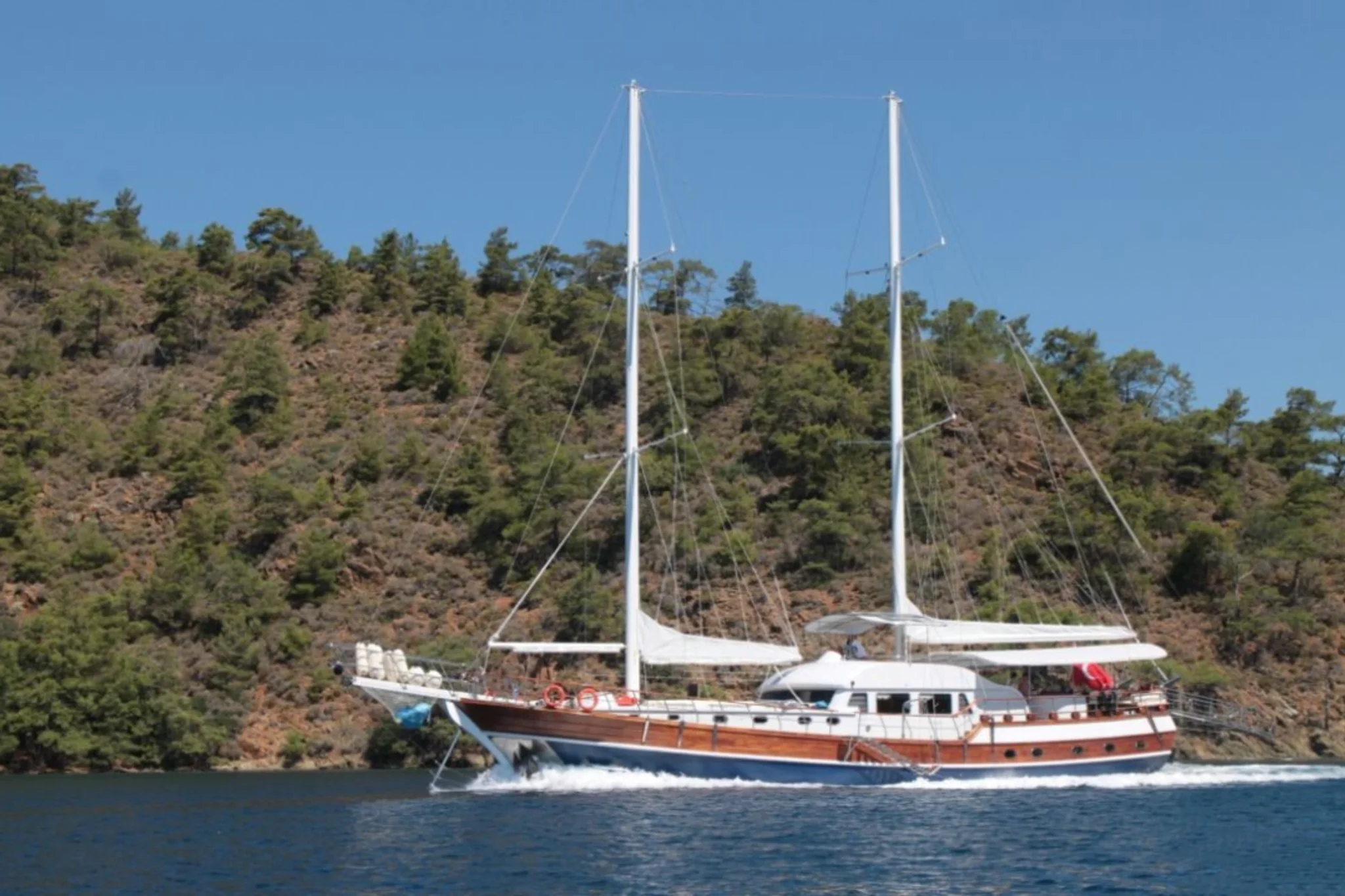 Miss Vela yacht