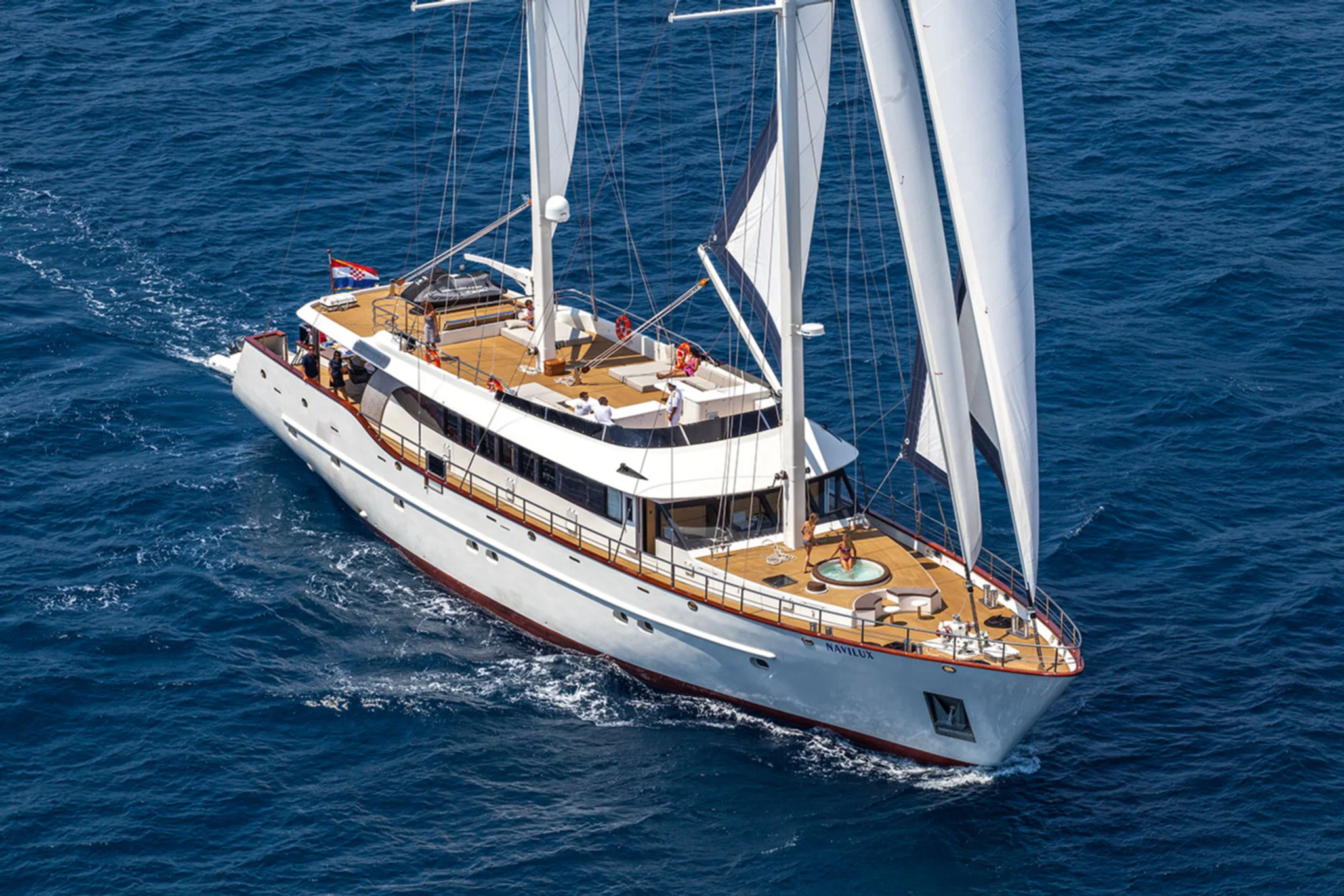 Yacht Navilux