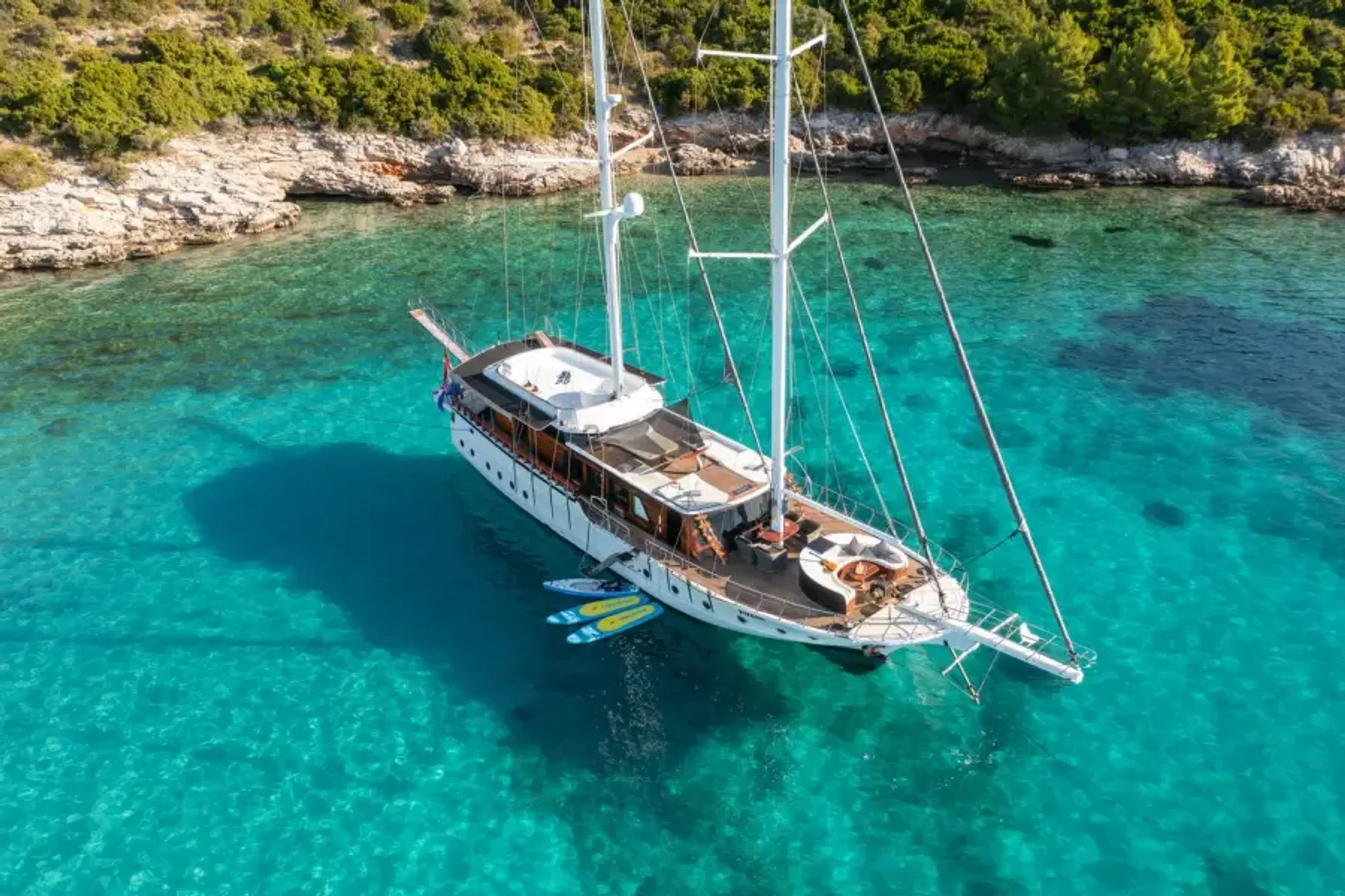 PHOENIX BRONZE yacht