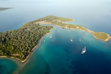 Cleopatra Beach