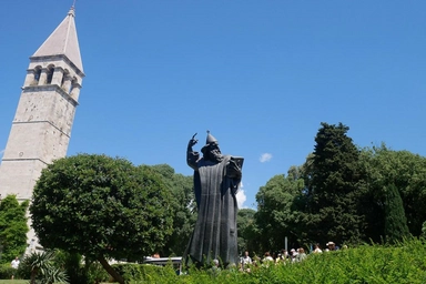 Statue of Grgur Ninski